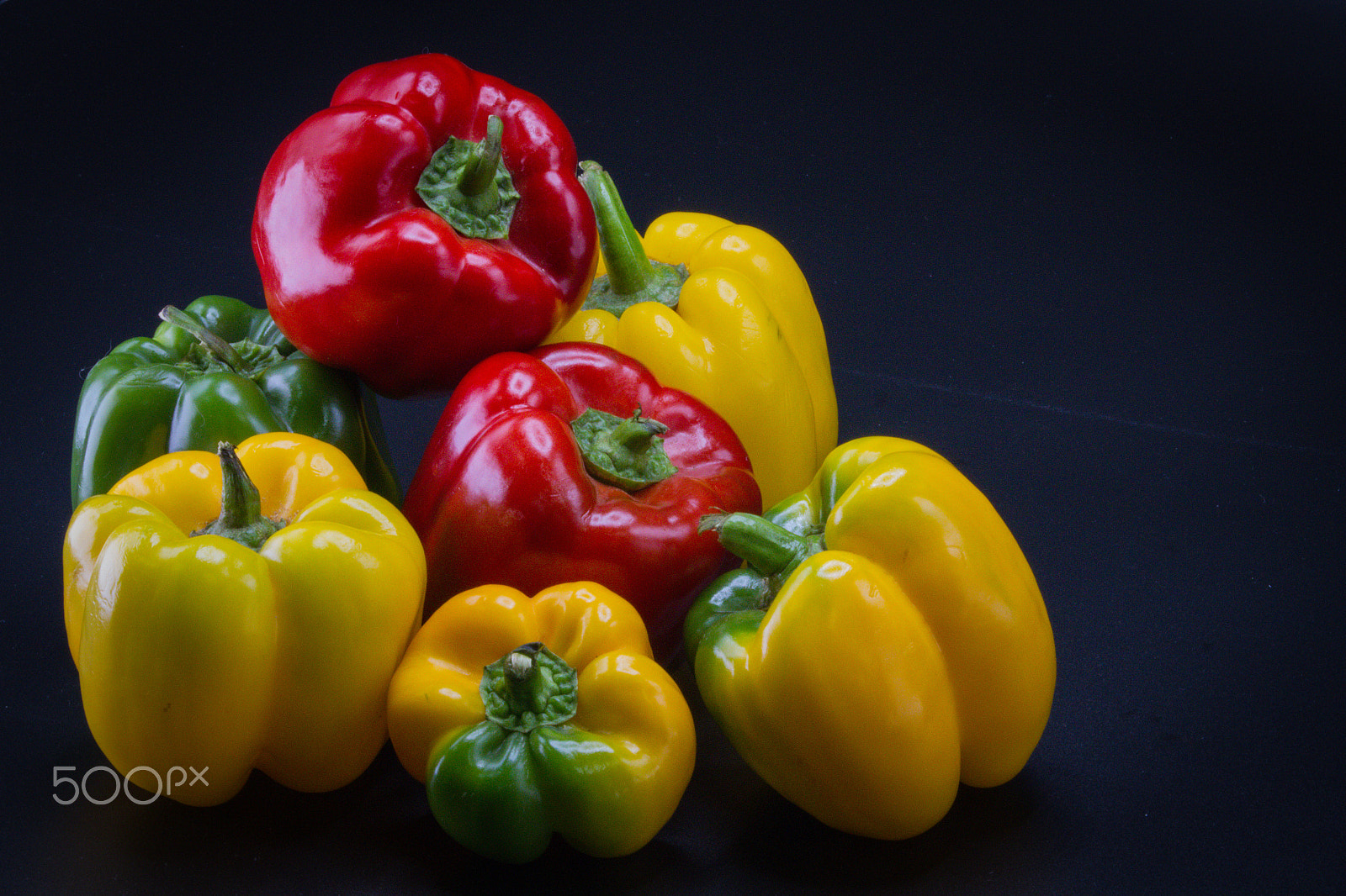 Canon EF 70-200mm F2.8L IS II USM sample photo. Sill life, vegetable, colour pepper photography