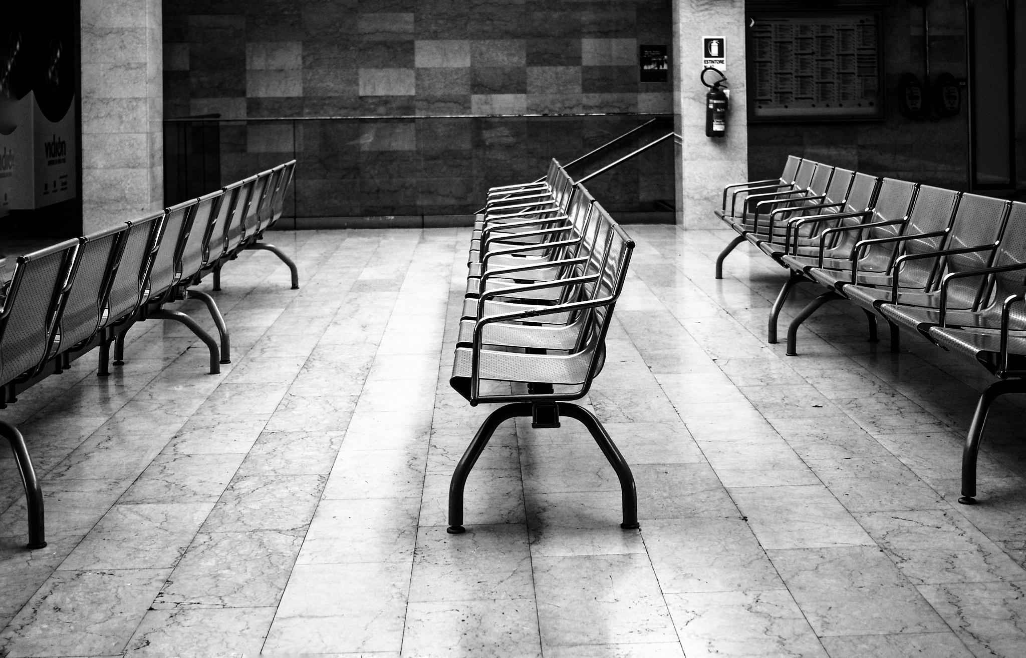 LUMIX G 20/F1.7 II sample photo. Waiting room photography
