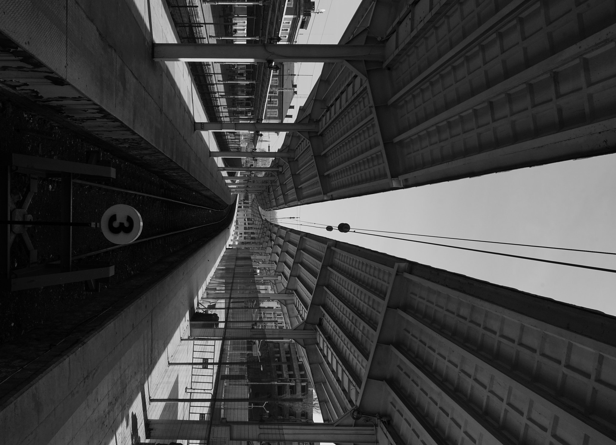 Sony a7R II + Sony Vario-Tessar T* FE 16-35mm F4 ZA OSS sample photo. Elevator shaft  photography