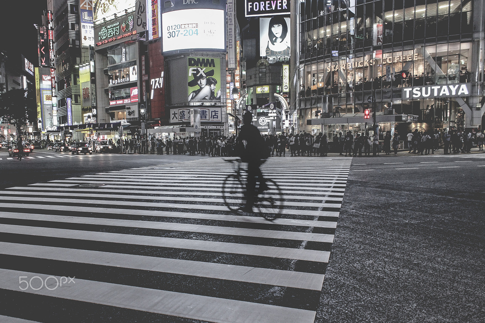 Canon EOS 600D (Rebel EOS T3i / EOS Kiss X5) sample photo. Shibuya crossing photography
