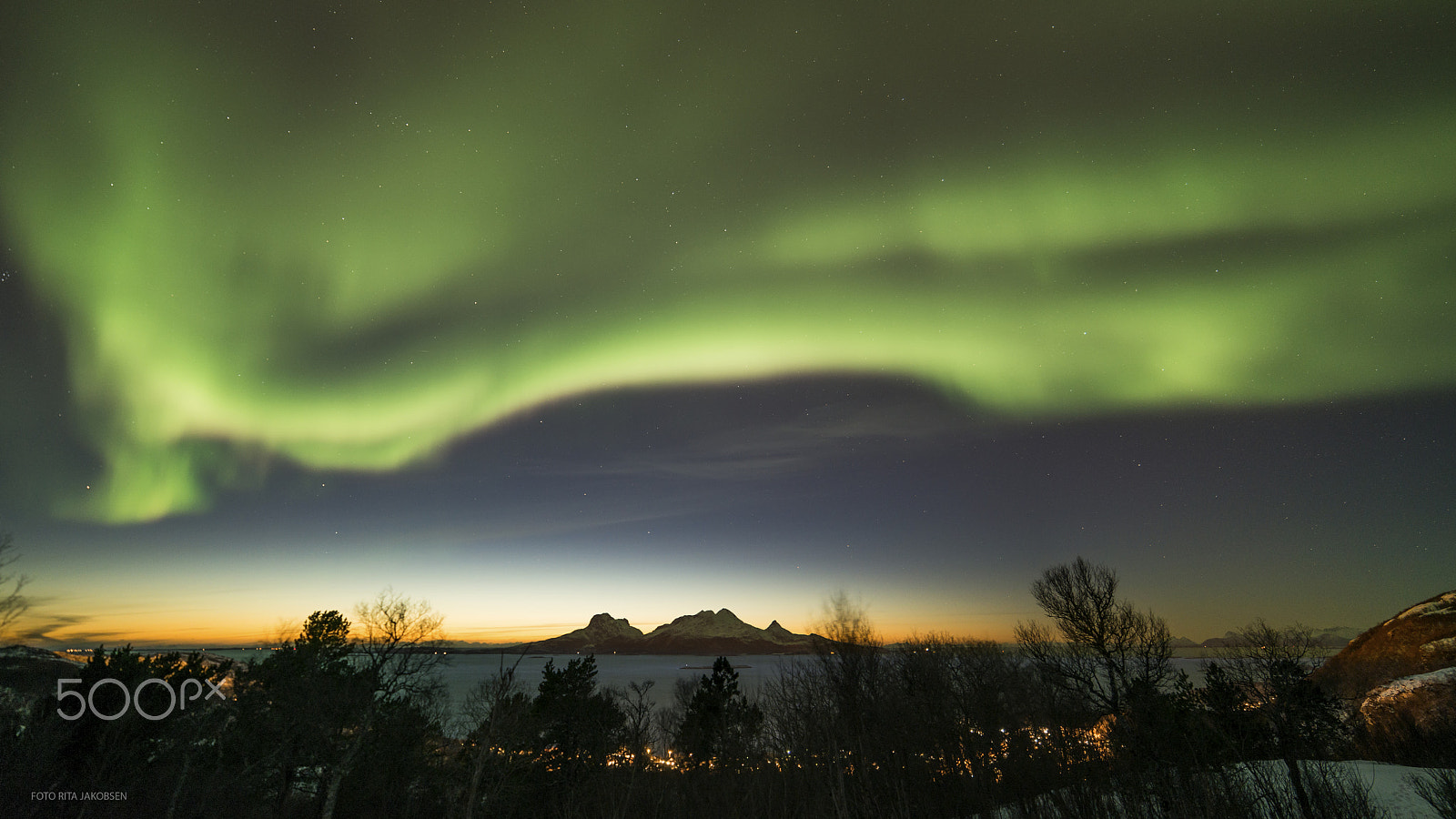 Samyang 14mm F2.8 ED AS IF UMC sample photo. Nordlys mot landegode photography