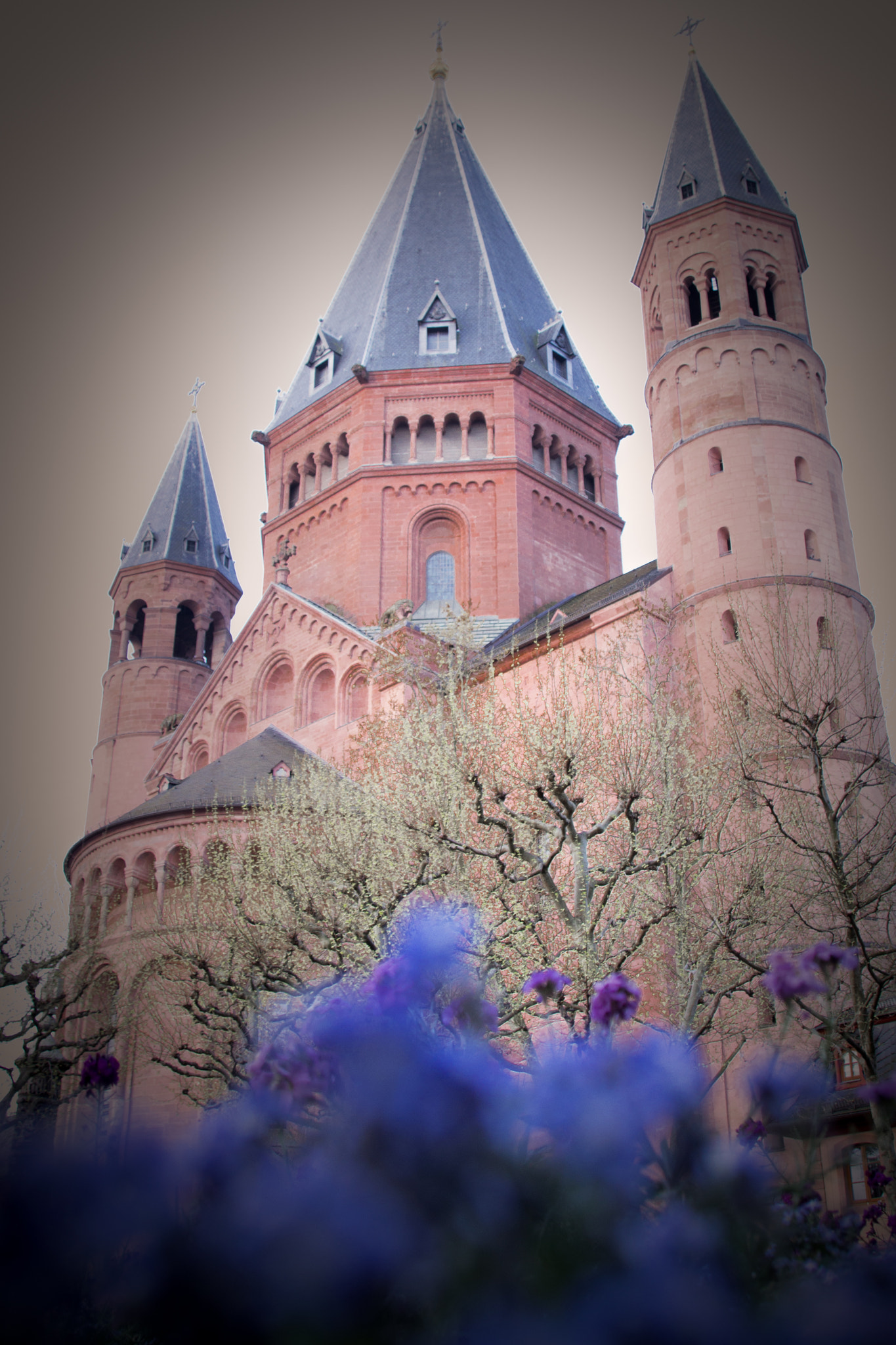 Sigma 18-250mm F3.5-6.3 DC OS HSM sample photo. Mainzer cathetral photography