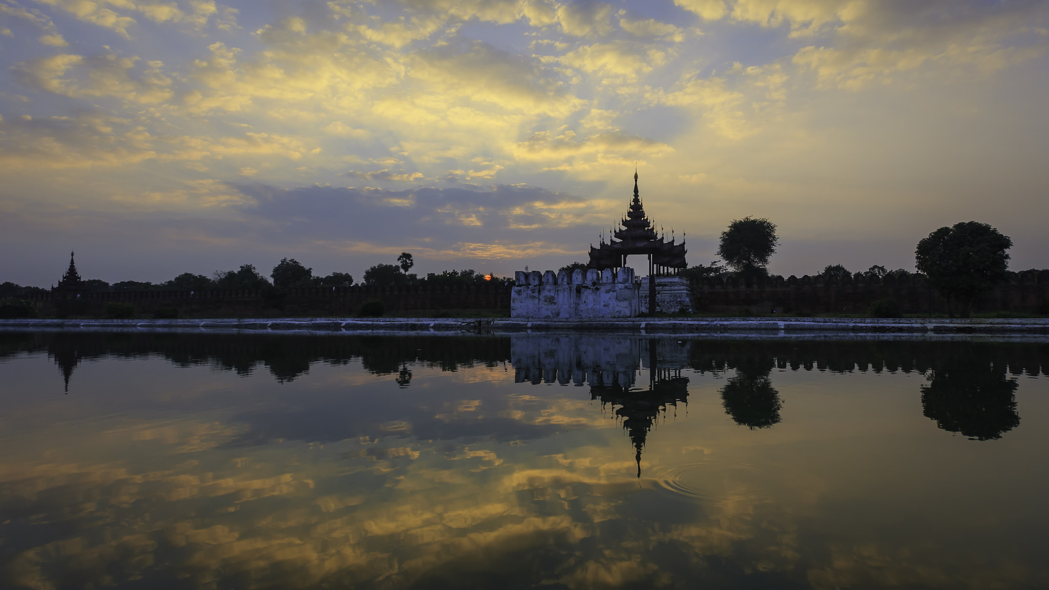 Canon EF 16-35mm F2.8L II USM sample photo. Aungmyaythasan, mandalay, myanmar (burma) photography