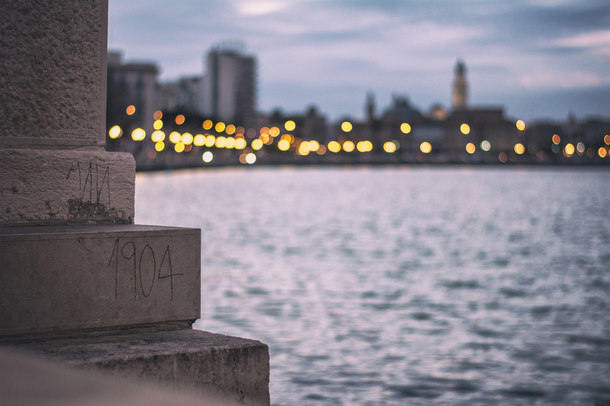 Nikon D5200 + Nikon AF-S Nikkor 50mm F1.8G sample photo. Stairway photography