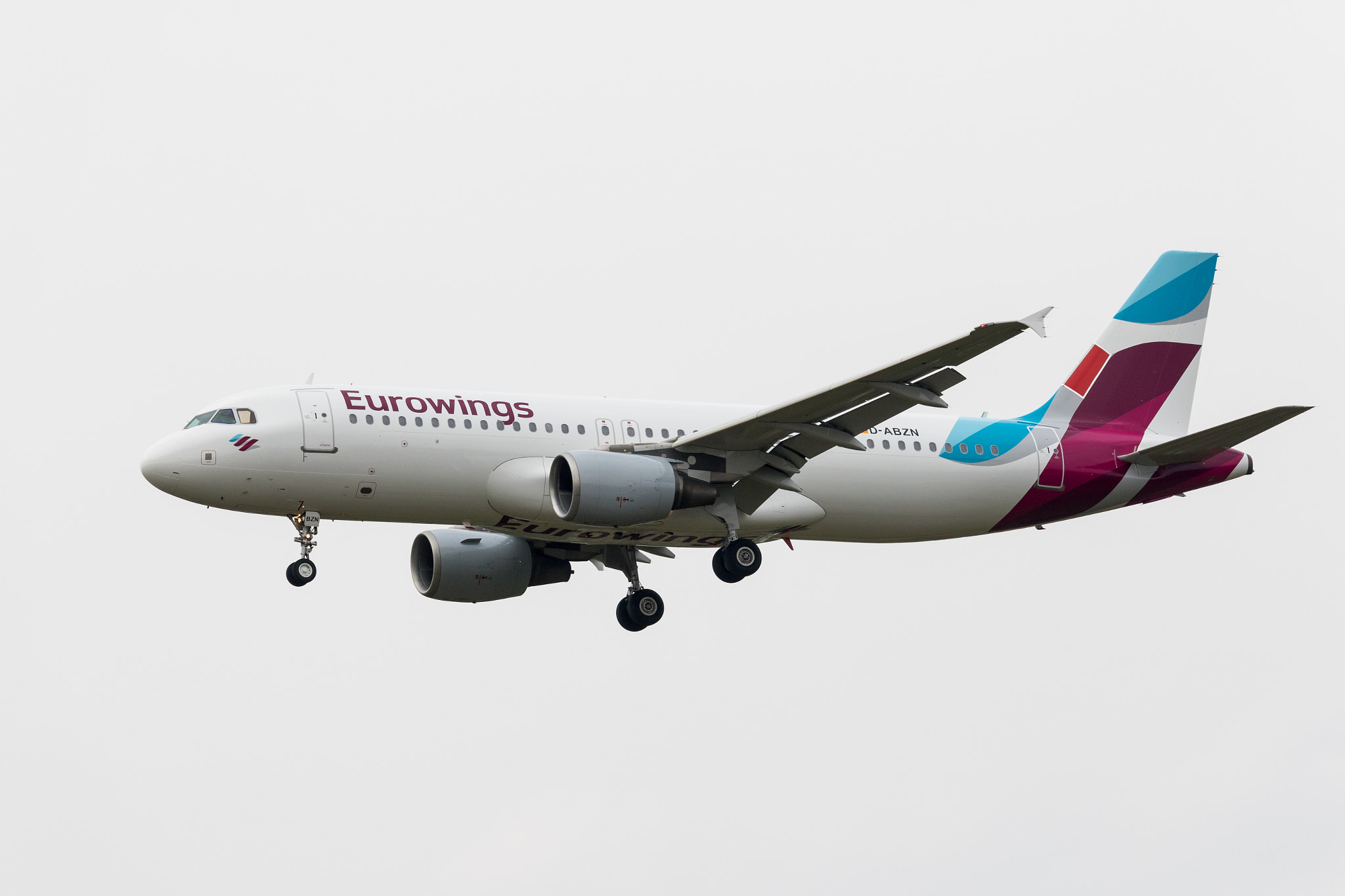 Canon EOS 7D Mark II + Canon EF-S 55-250mm F4-5.6 IS STM sample photo. Eurowings d-abzn photography