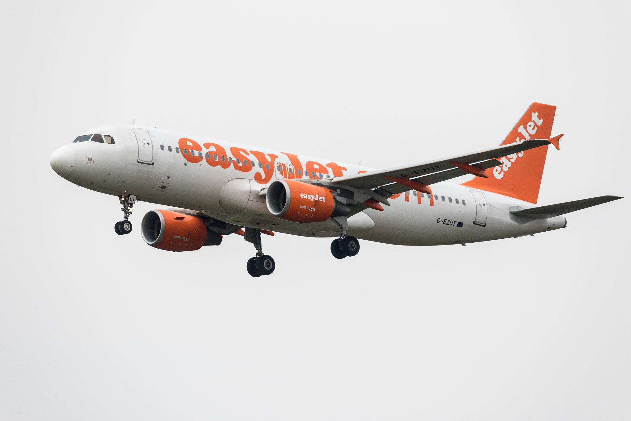 Canon EF-S 55-250mm F4-5.6 IS STM sample photo. Easyjet g-ezut photography