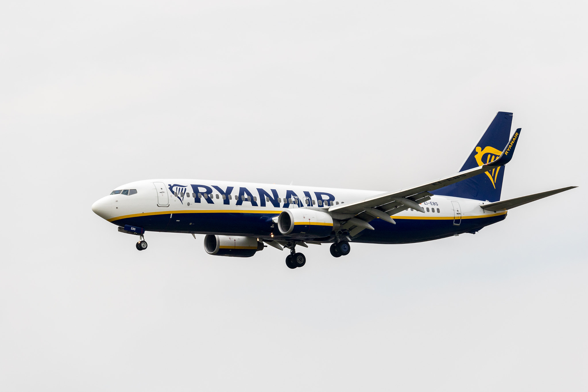 Canon EF-S 55-250mm F4-5.6 IS STM sample photo. Ryanair ei-ebs photography