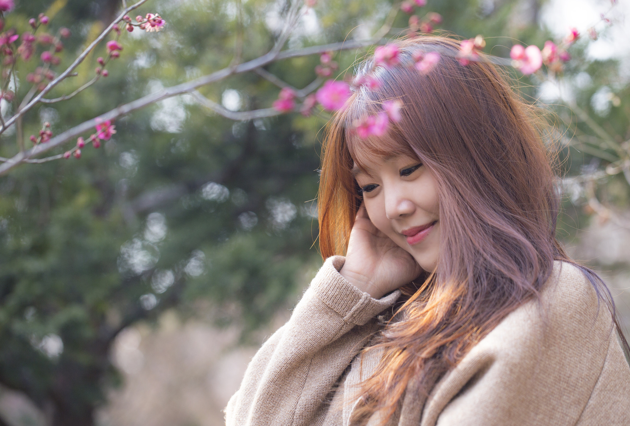 Canon EF 100mm F2.8L Macro IS USM sample photo. Girl in the spring photography