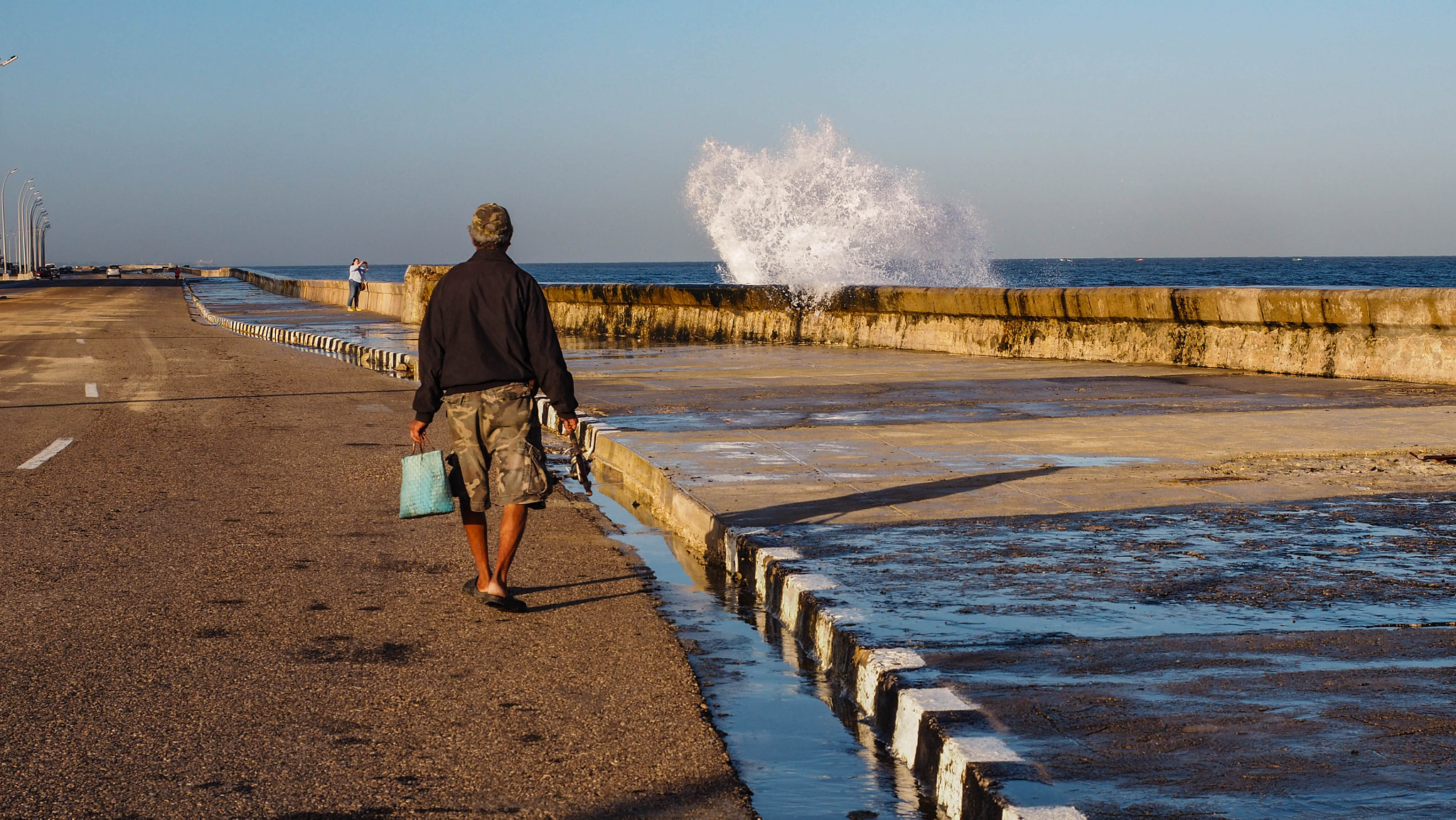 Olympus OM-D E-M5 II sample photo. Fishermen gotta fish photography