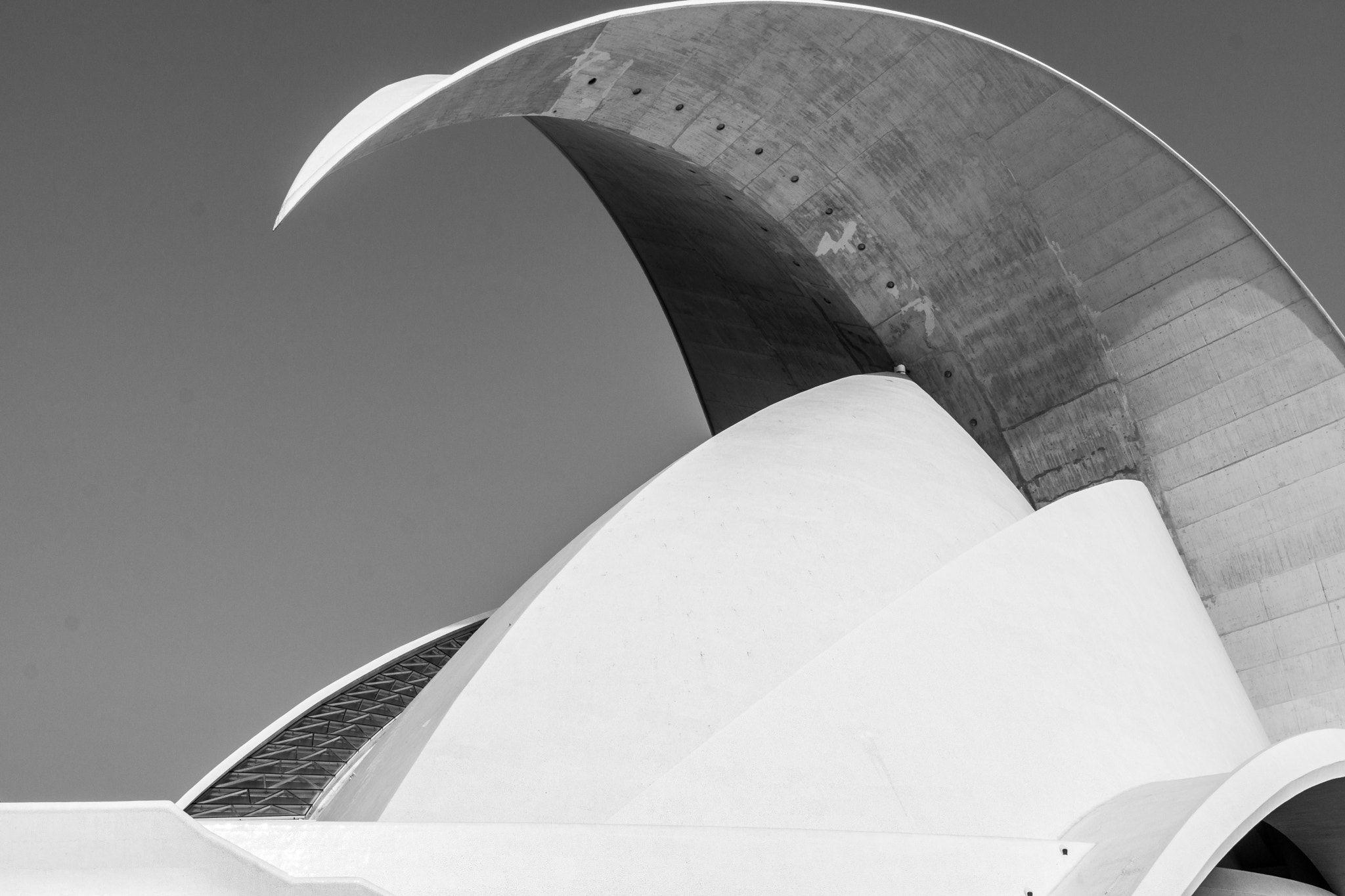 Sony SLT-A65 (SLT-A65V) sample photo. Auditorio de tenerife - bow s/w photography