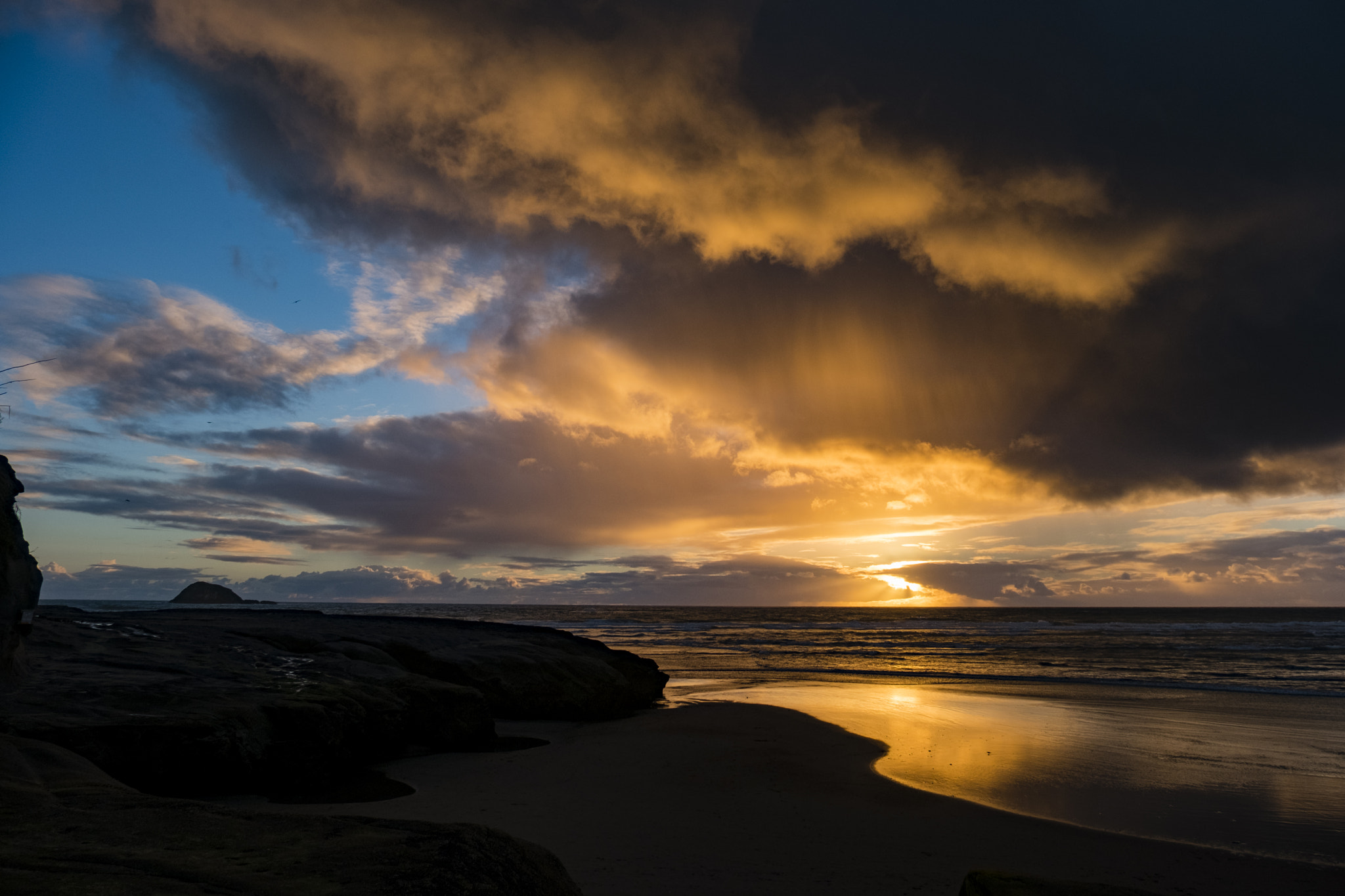 Fujifilm X-T2 + Fujifilm XF 18-135mm F3.5-5.6 R LM OIS WR sample photo. Sunset at west coast photography