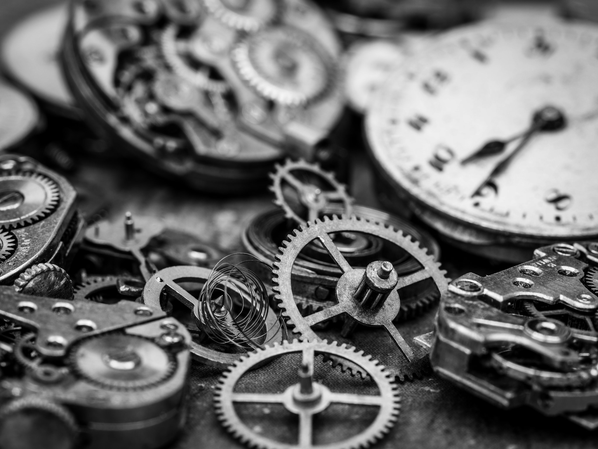 Olympus OM-D E-M5 II sample photo. Broken watches photography