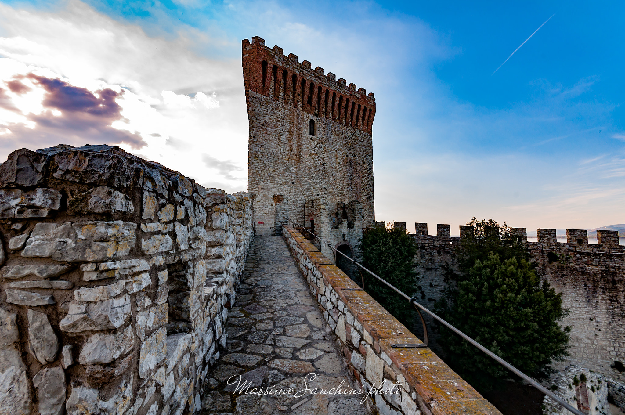 Sigma 10-20mm F4-5.6 EX DC HSM sample photo. Castiglione del lago (italia) photography