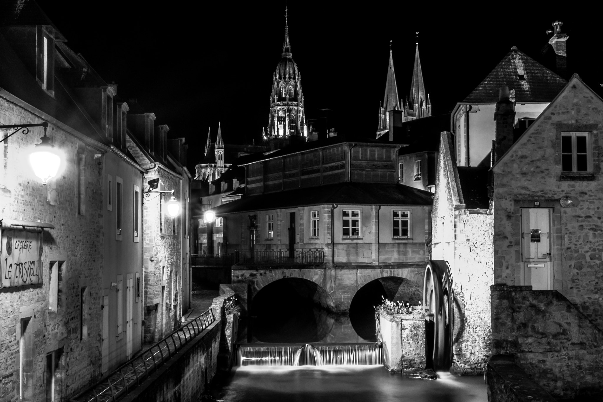 Canon EOS 450D (EOS Rebel XSi / EOS Kiss X2) sample photo. Moulin et cathédrale à bayeux, normandie, france. photography