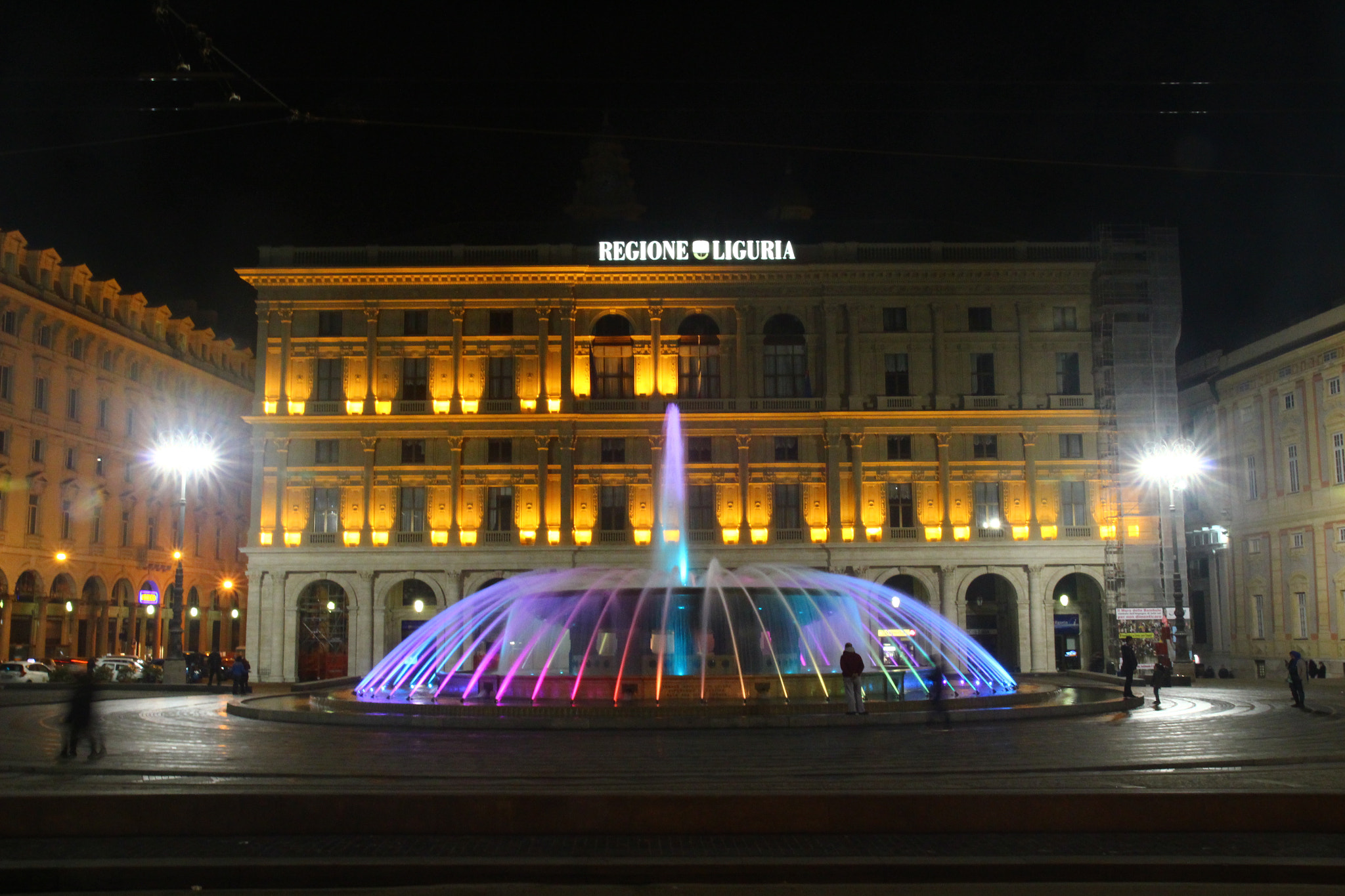 Tamron SP AF 17-50mm F2.8 XR Di II LD Aspherical (IF) sample photo. The lightfull fountain photography