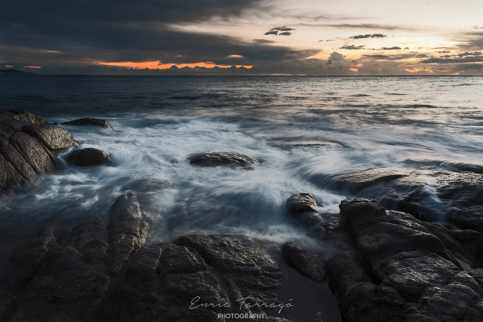 Fujifilm X-E2 + Fujifilm XF 18-55mm F2.8-4 R LM OIS sample photo. Amanece photography