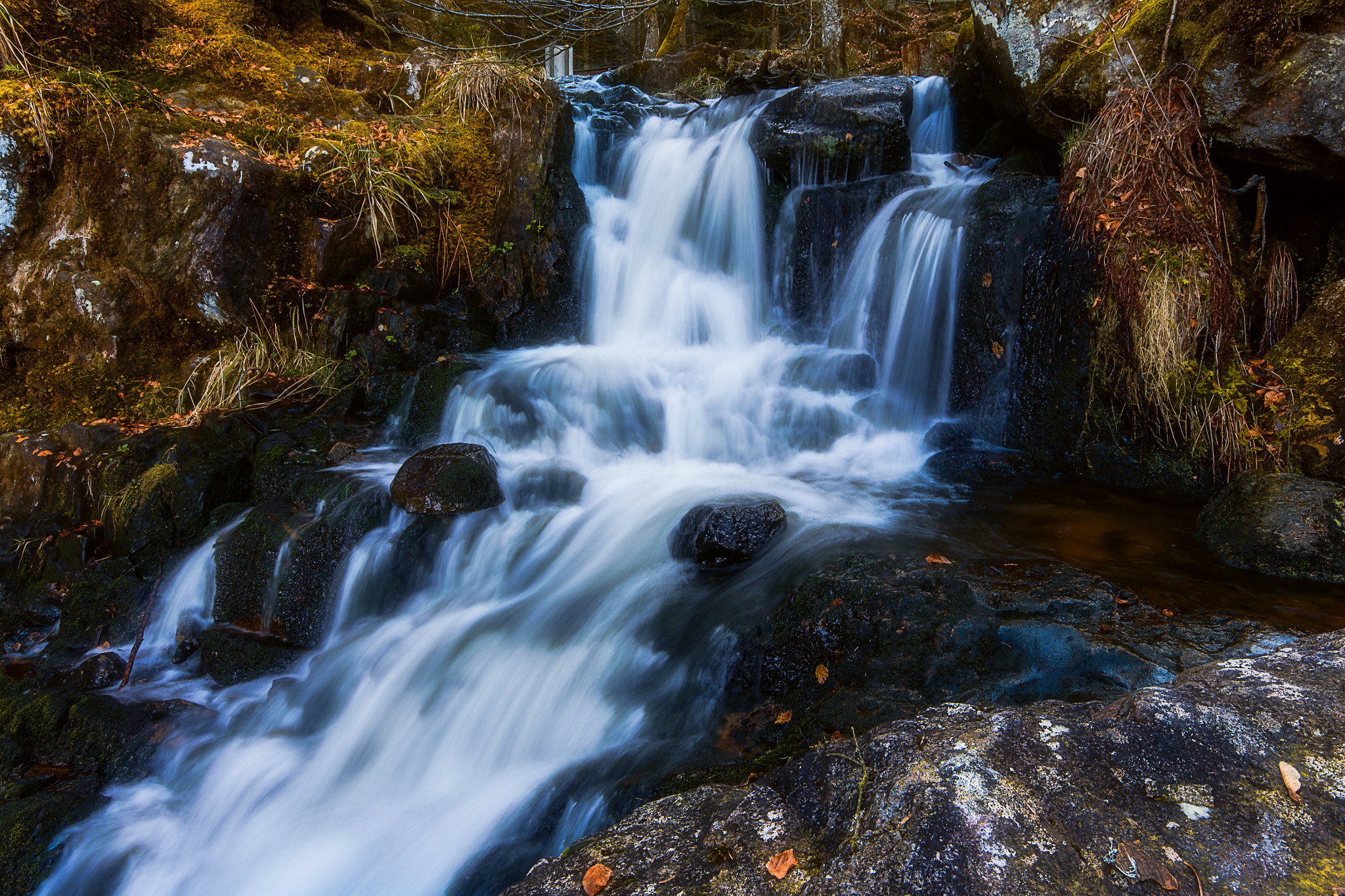 Canon EOS 550D (EOS Rebel T2i / EOS Kiss X4) + Sigma 10-20mm F4-5.6 EX DC HSM sample photo. Waterfall photography