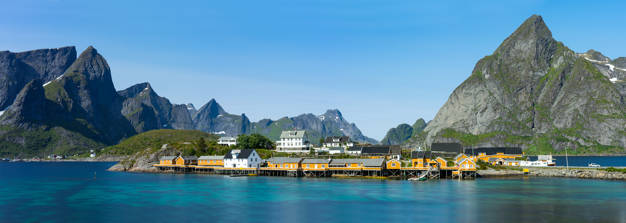 Sony a7R + Sony Sonnar T* FE 55mm F1.8 ZA sample photo. Sakrisoy with yellow rorbu cottages panorama photography