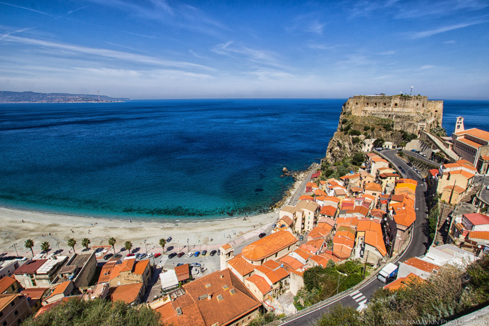 Canon EOS 600D (Rebel EOS T3i / EOS Kiss X5) + Sigma 10-20mm F3.5 EX DC HSM sample photo. Ruffo castle in scilla photography