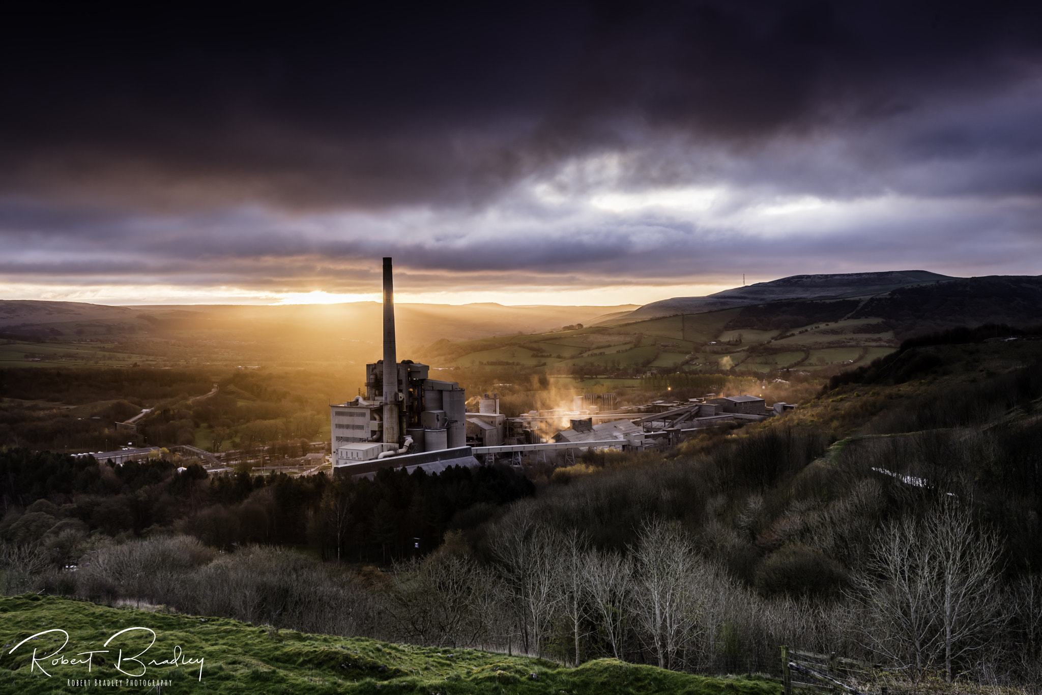 Nikon AF-S Nikkor 16-35mm F4G ED VR sample photo. Castleton cement works photography