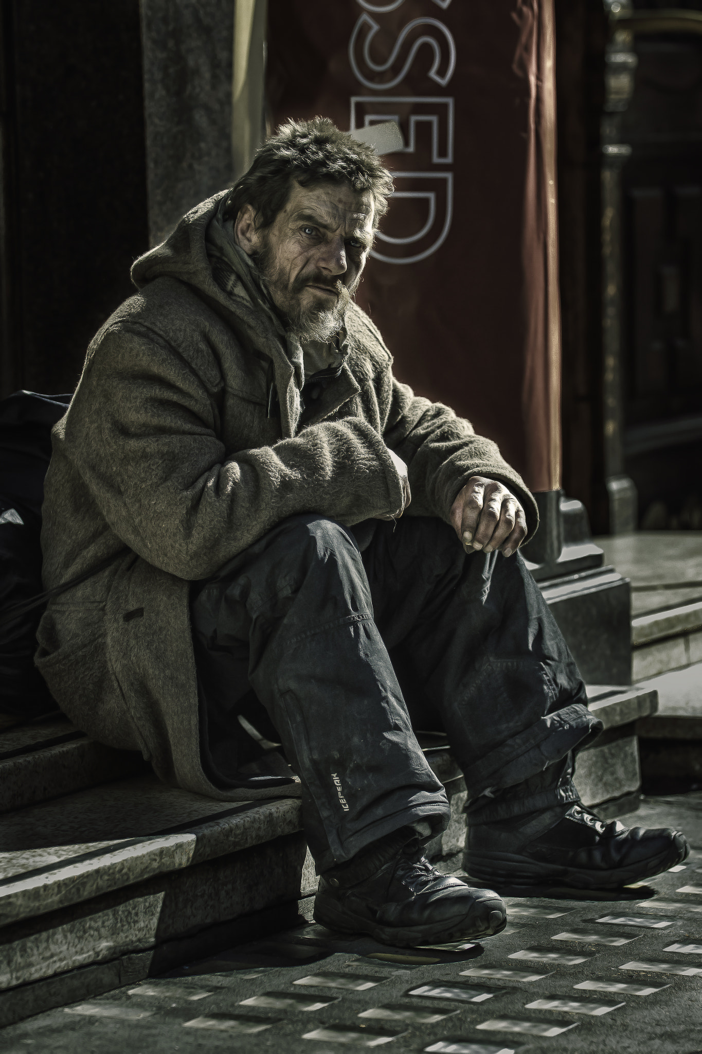 Canon EOS 7D Mark II + Sigma 50-100mm F1.8 DC HSM Art sample photo. Homeless in london photography