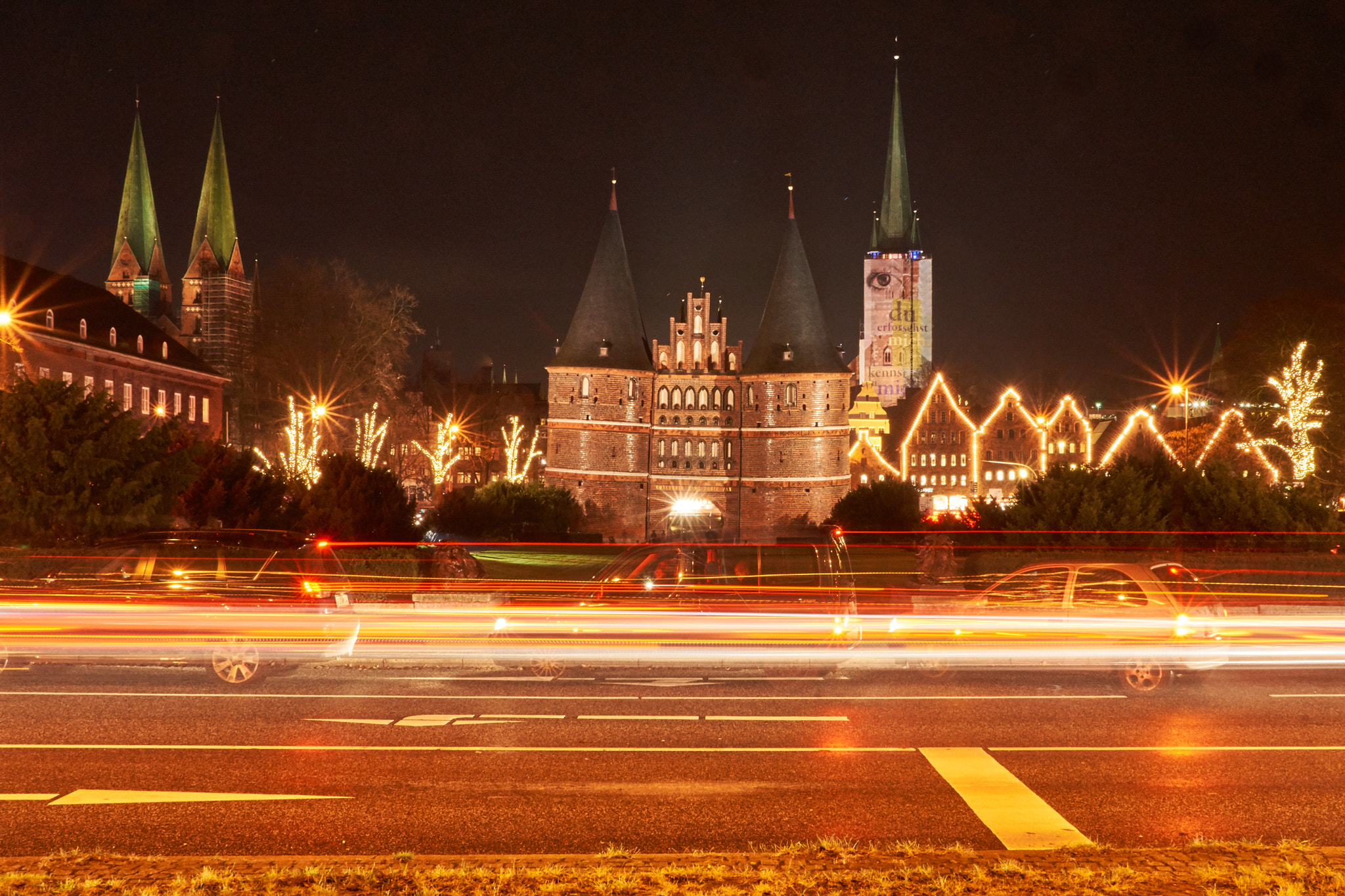 Sony SLT-A77 sample photo. Holstentor photography