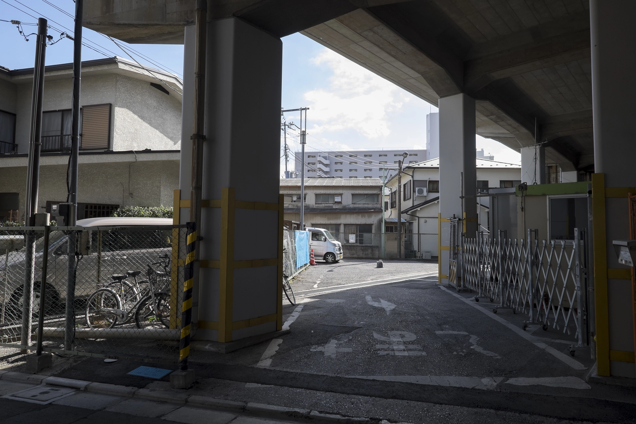 Fujifilm X-T1 + Fujifilm XF 14mm F2.8 R sample photo. Tokyo.足立区日ノ出町　伊勢崎線高架下 photography