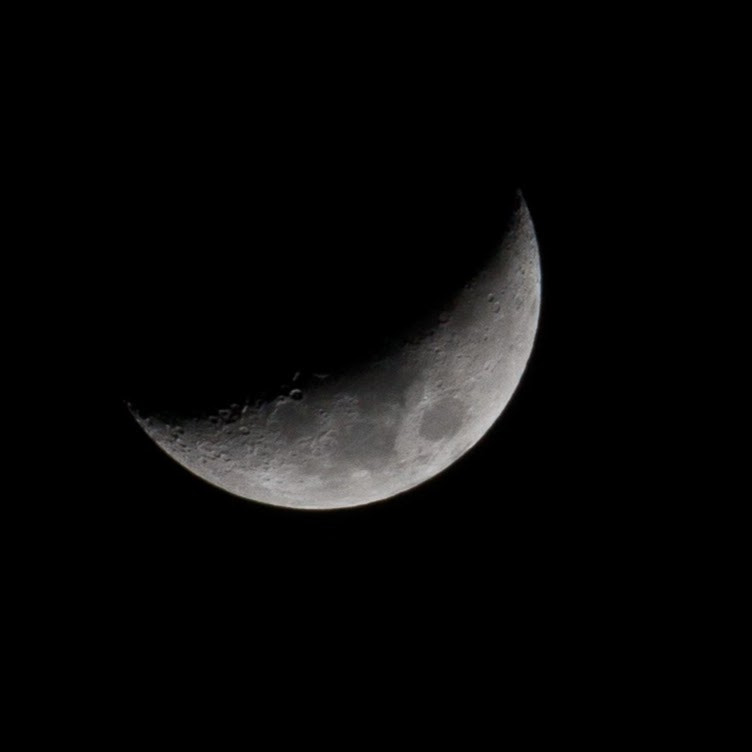 Canon EOS 70D + Canon EF 70-200mm F2.8L USM sample photo. Mystery moon photography