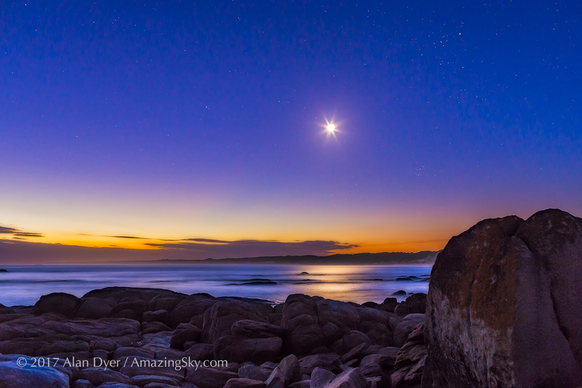 Canon EOS 6D + Canon EF 35mm F1.4L USM sample photo. Waxing moon and pleiades in twilight photography