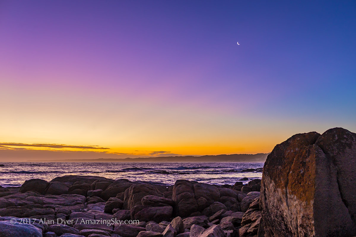 Canon EOS 6D + Canon EF 35mm F1.4L USM sample photo. Waxing moon in evening twilight colours photography