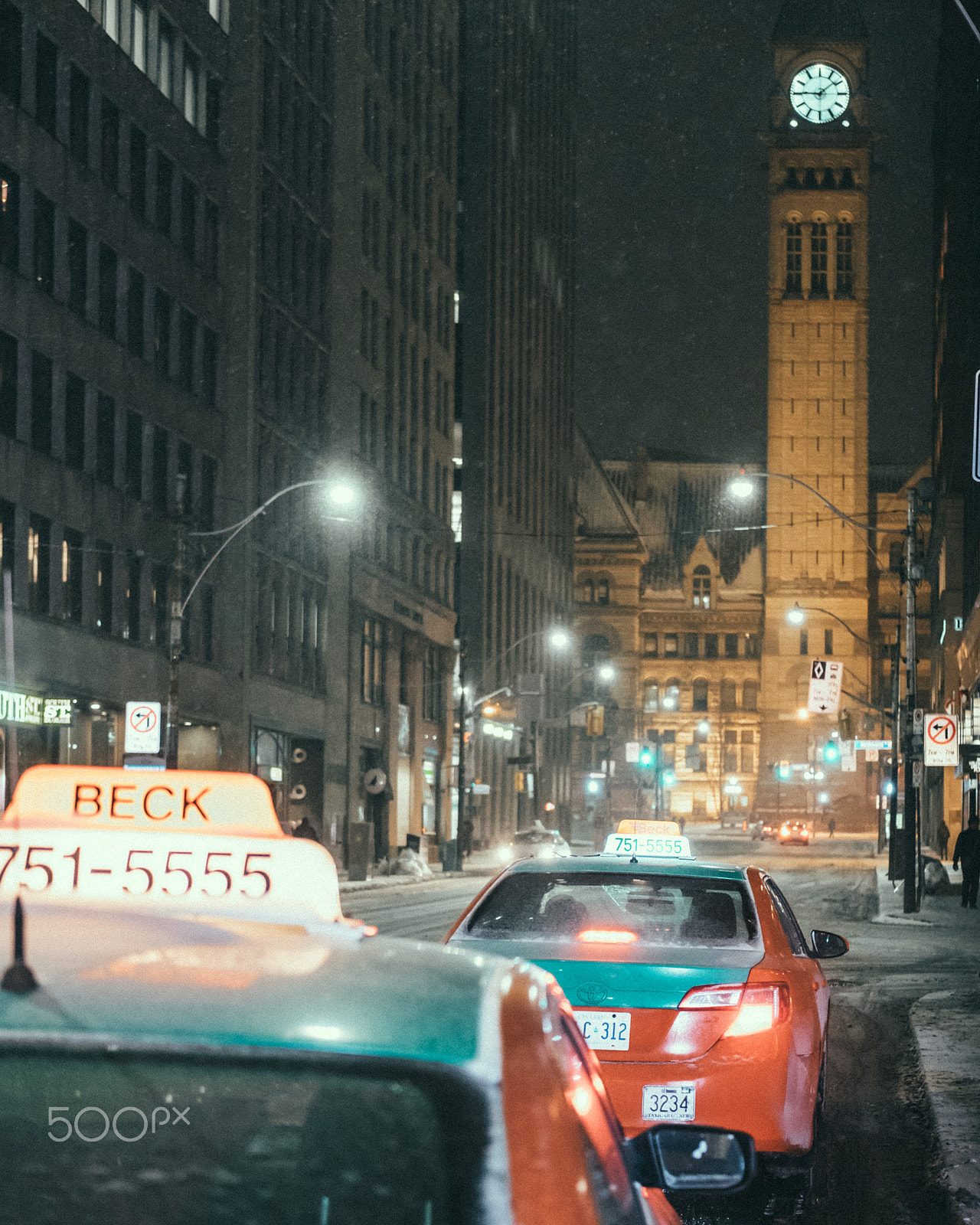 Fujifilm X-T1 sample photo. City of taxis photography