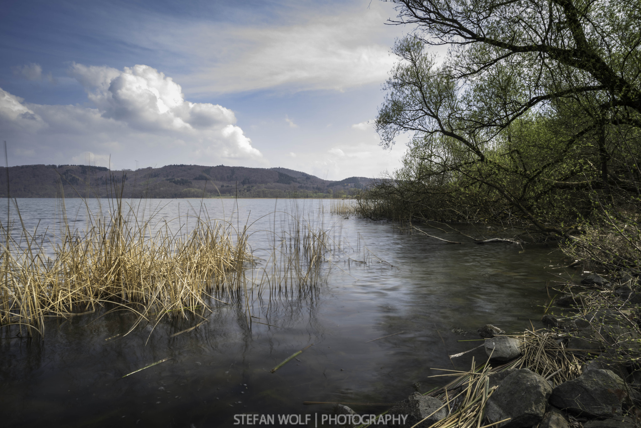 Pentax K-1 + Sigma 20mm F1.8 EX DG Aspherical RF sample photo. Sunny day at laacher see photography