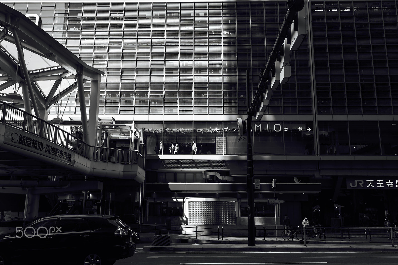 Leica M-Monochrom sample photo. Urban snap photography