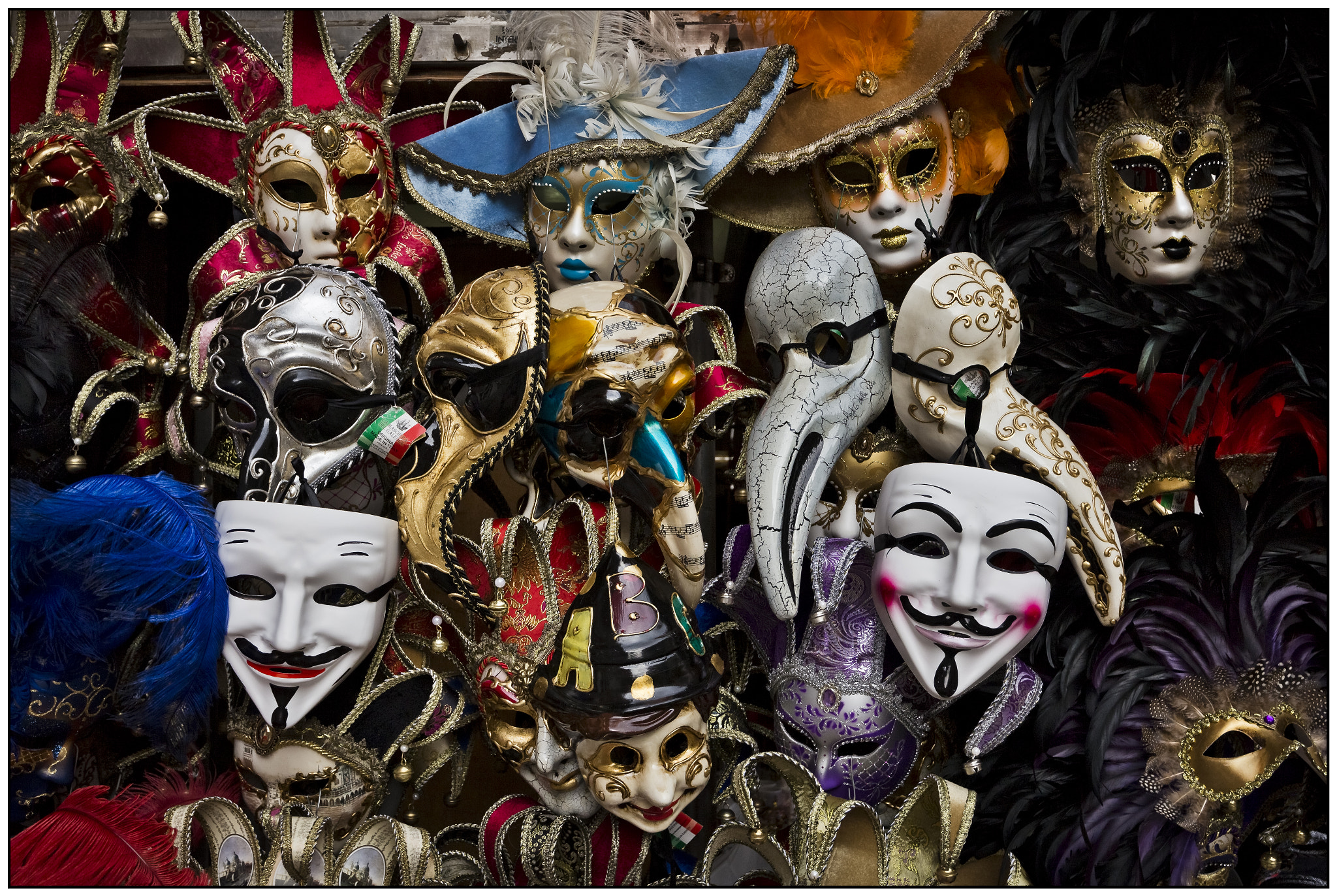 Canon EF-M 11-22mm F4-5.6 IS STM sample photo. Venice face masks, venice, italy. photography