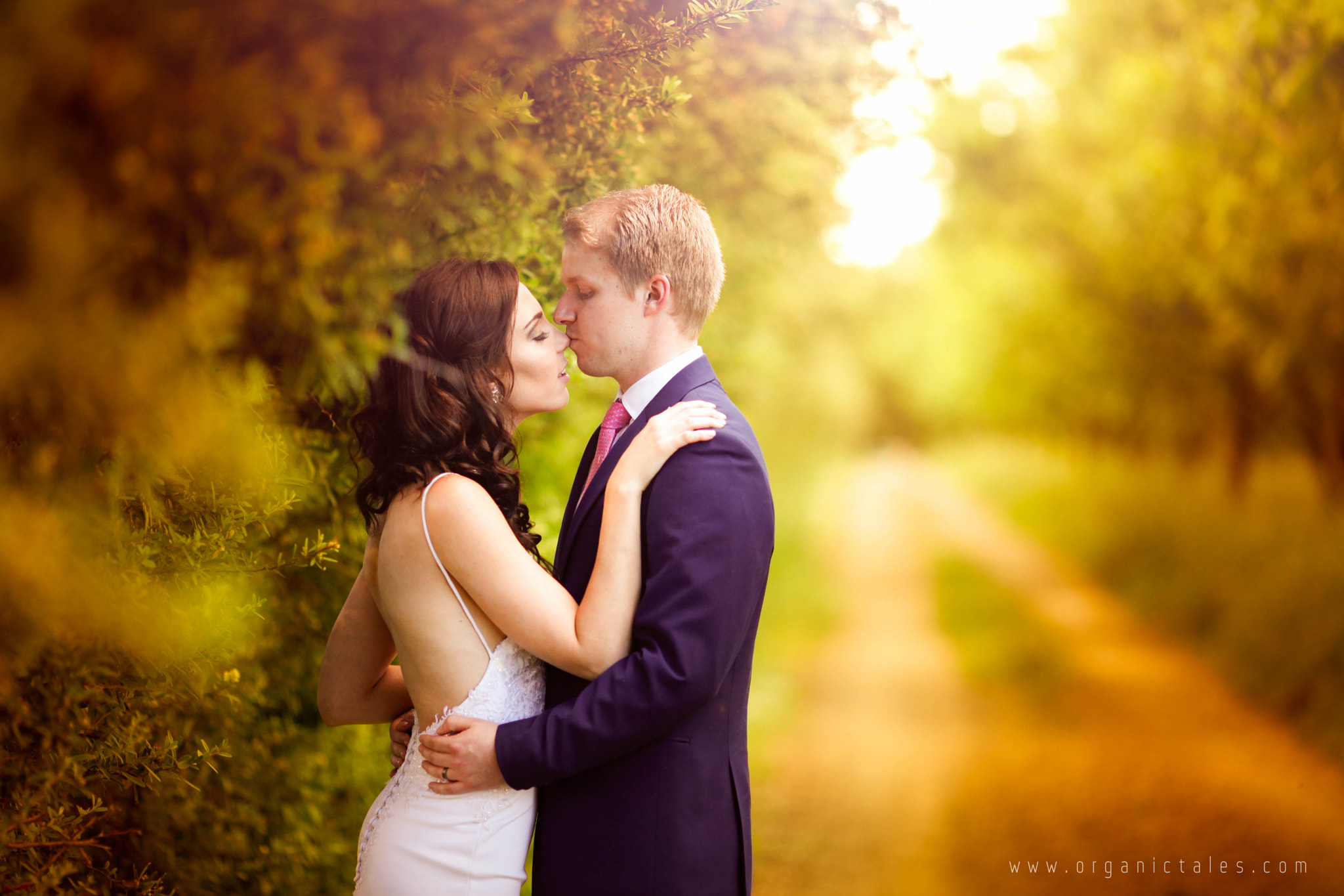 Canon EF 135mm F2L USM sample photo. Fair kiss photography