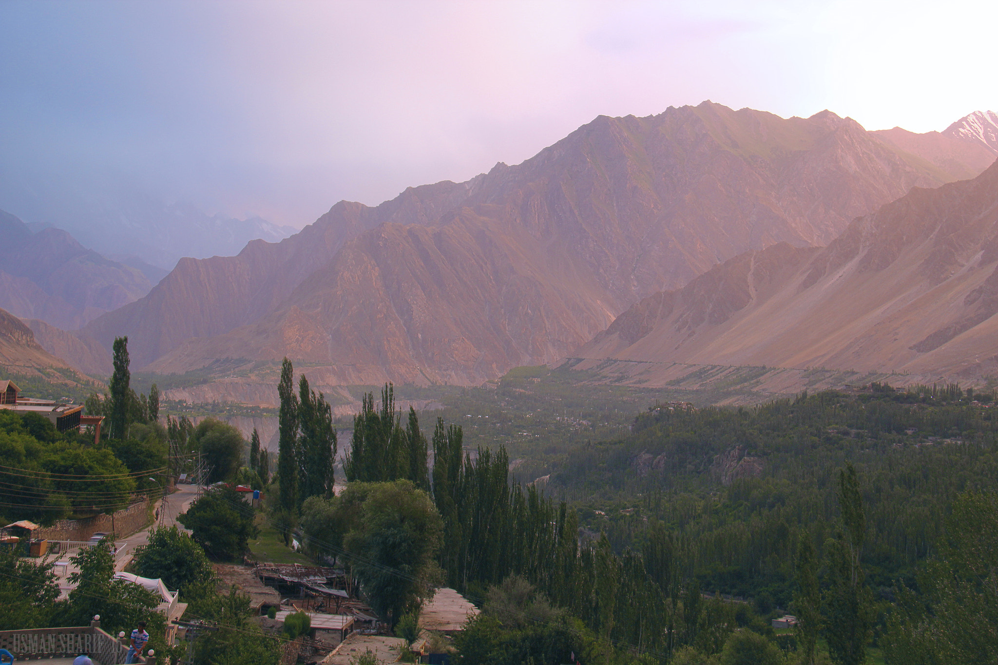 Canon EF-S 18-200mm F3.5-5.6 IS sample photo. Karimabad photography