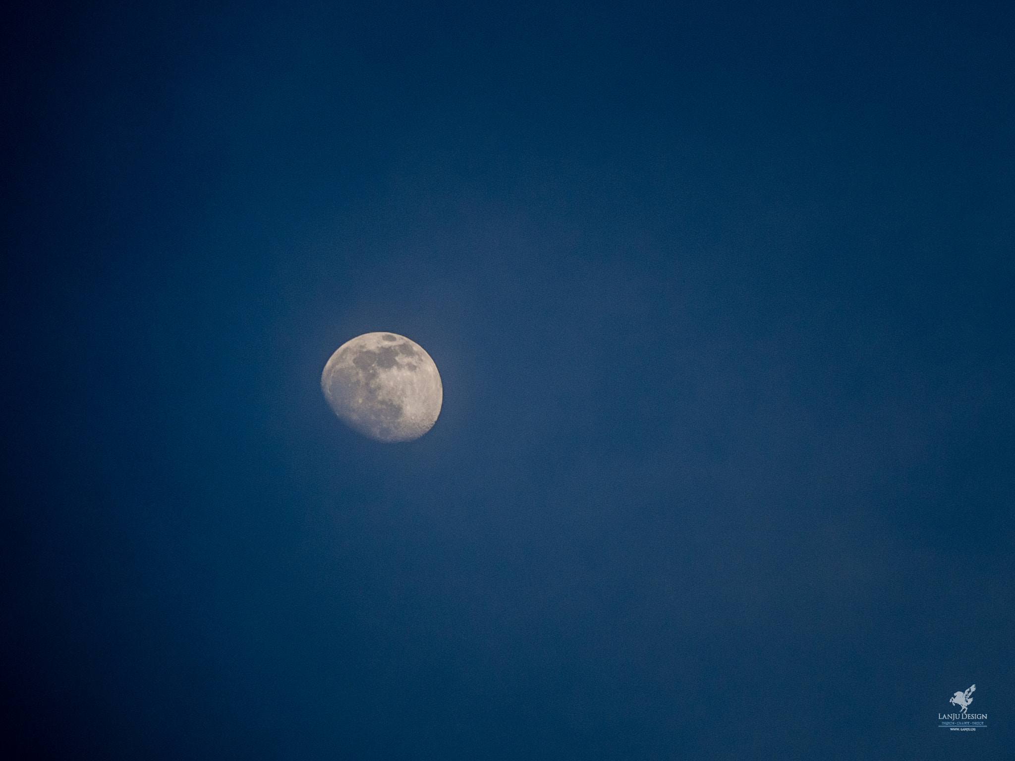 Olympus OM-D E-M10 II sample photo. Moon photography