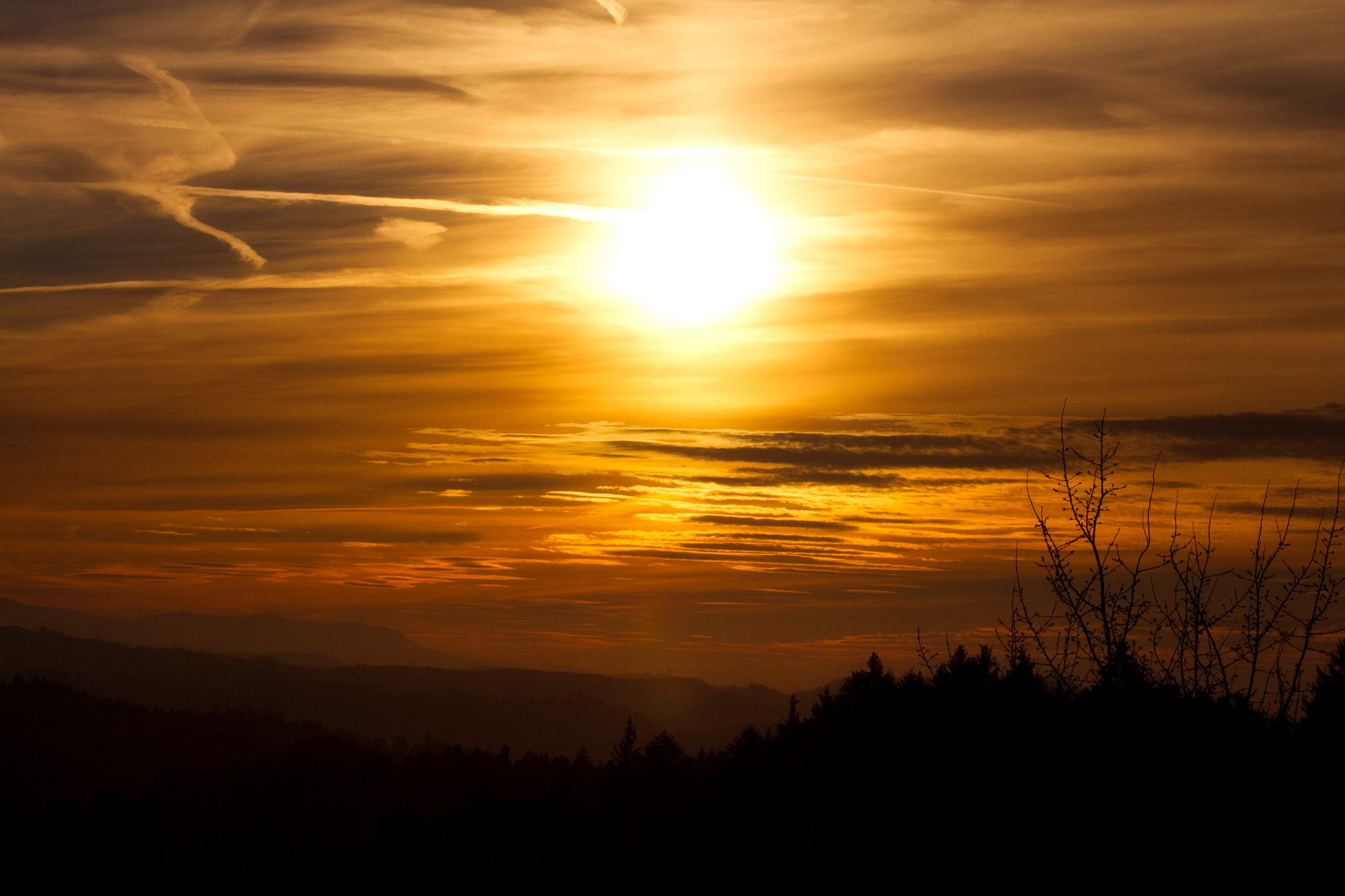 Canon EOS 700D (EOS Rebel T5i / EOS Kiss X7i) + EF75-300mm f/4-5.6 sample photo. Sunset photography