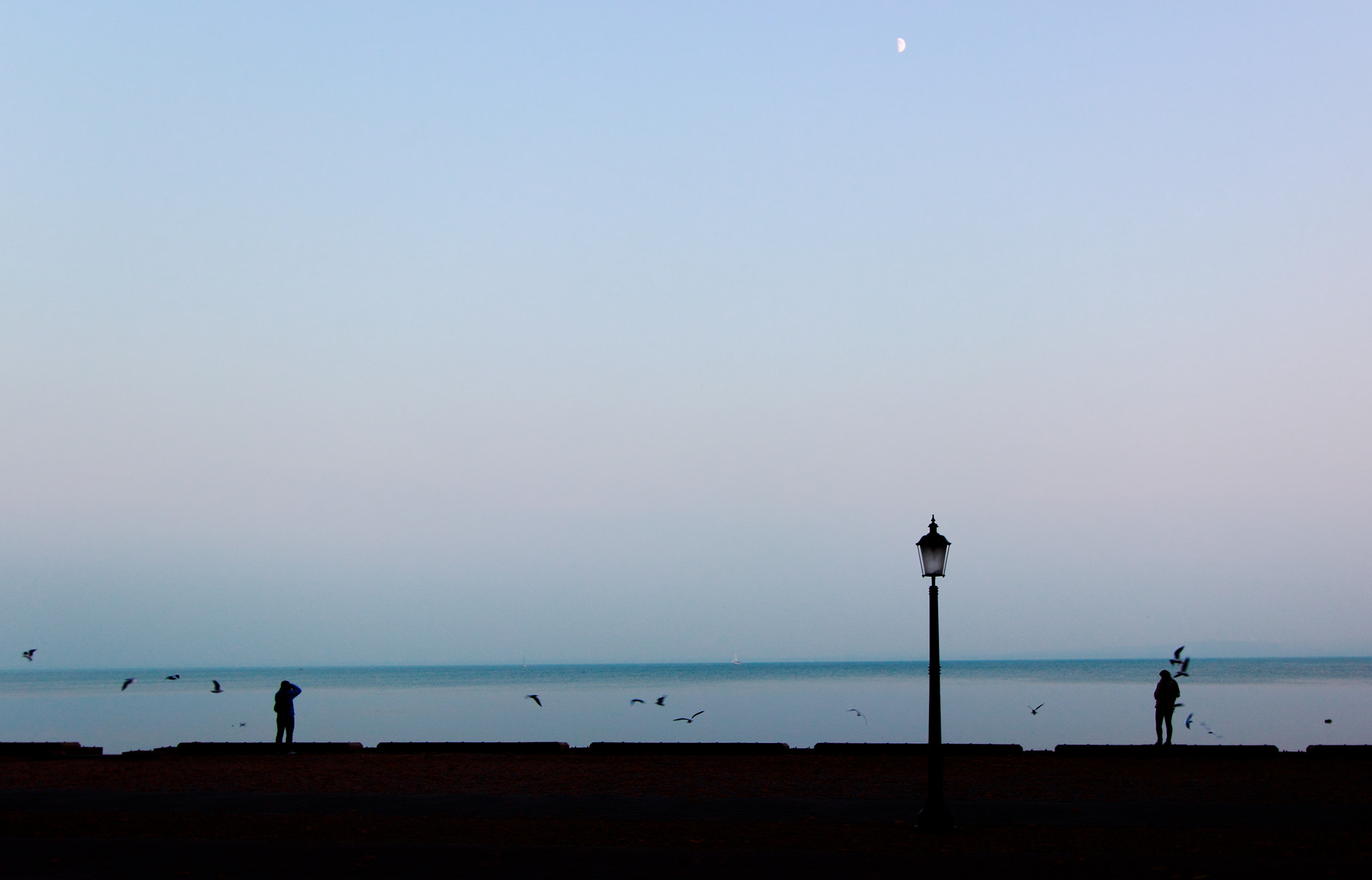 Canon EOS 600D (Rebel EOS T3i / EOS Kiss X5) sample photo. Silent autumn evening at lake balaton photography
