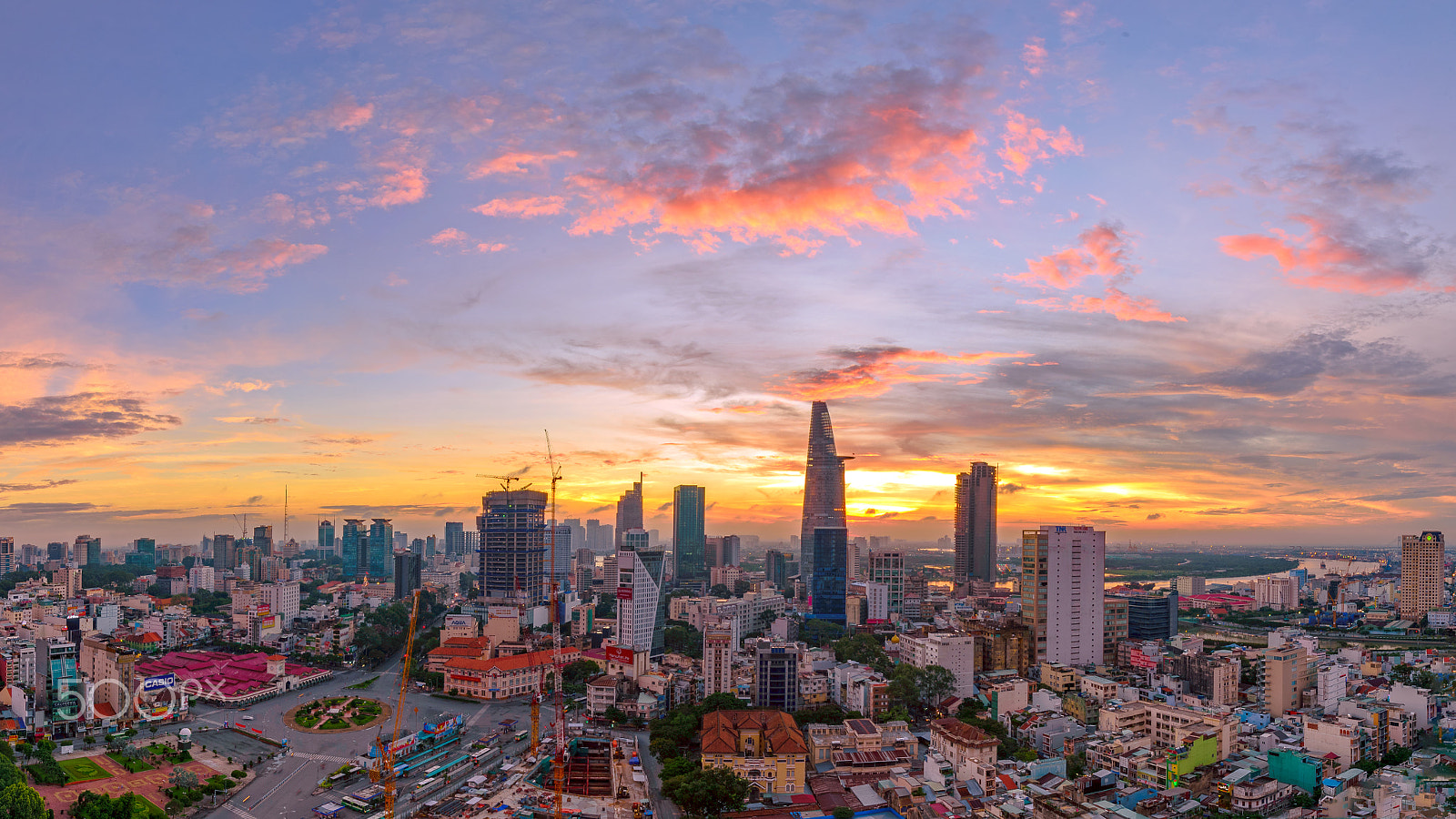 Nikon AF-S Nikkor 14-24mm F2.8G ED sample photo. Sunrise in the citi photography