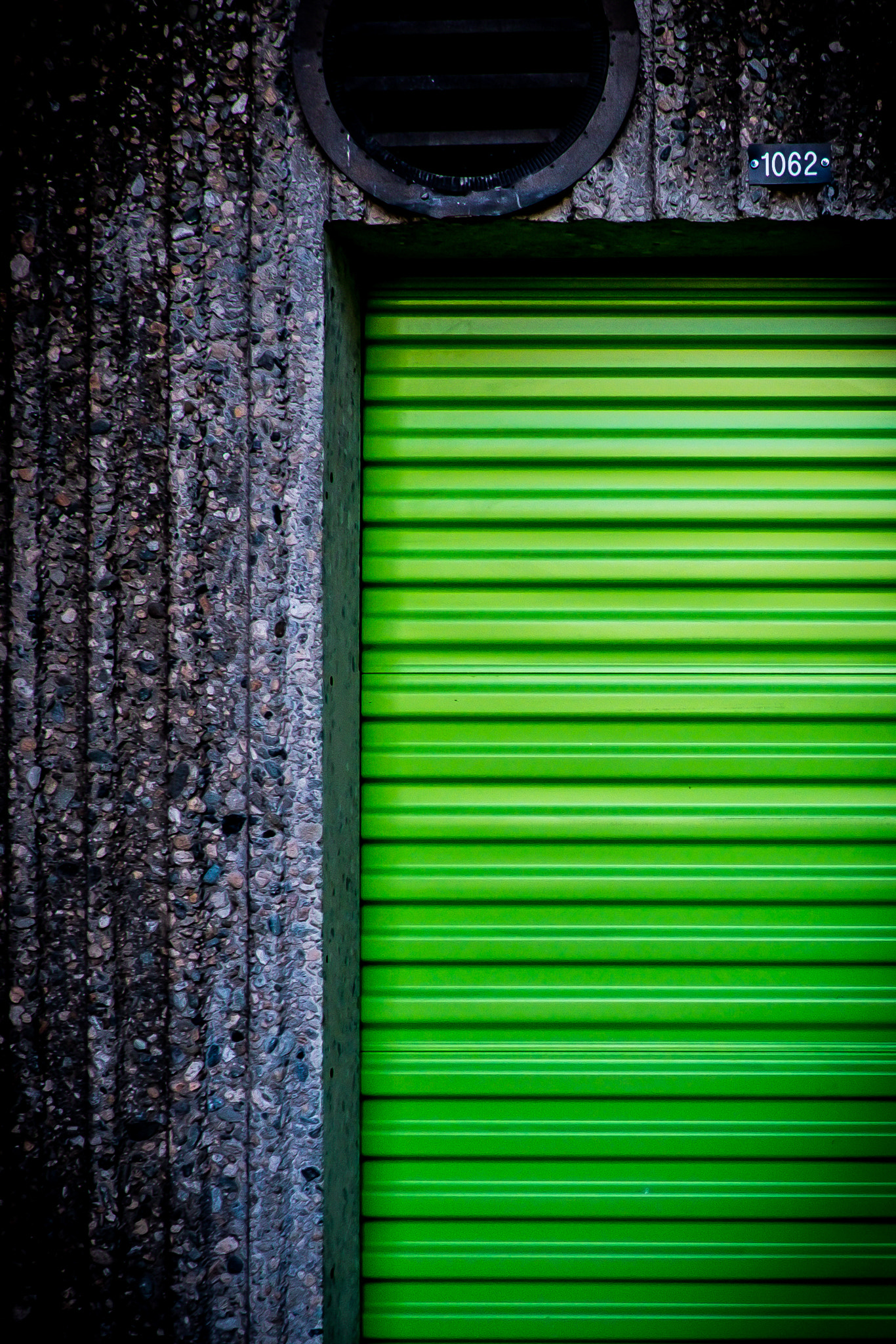 Fujifilm XF 18mm F2 R sample photo. Behind the green door photography