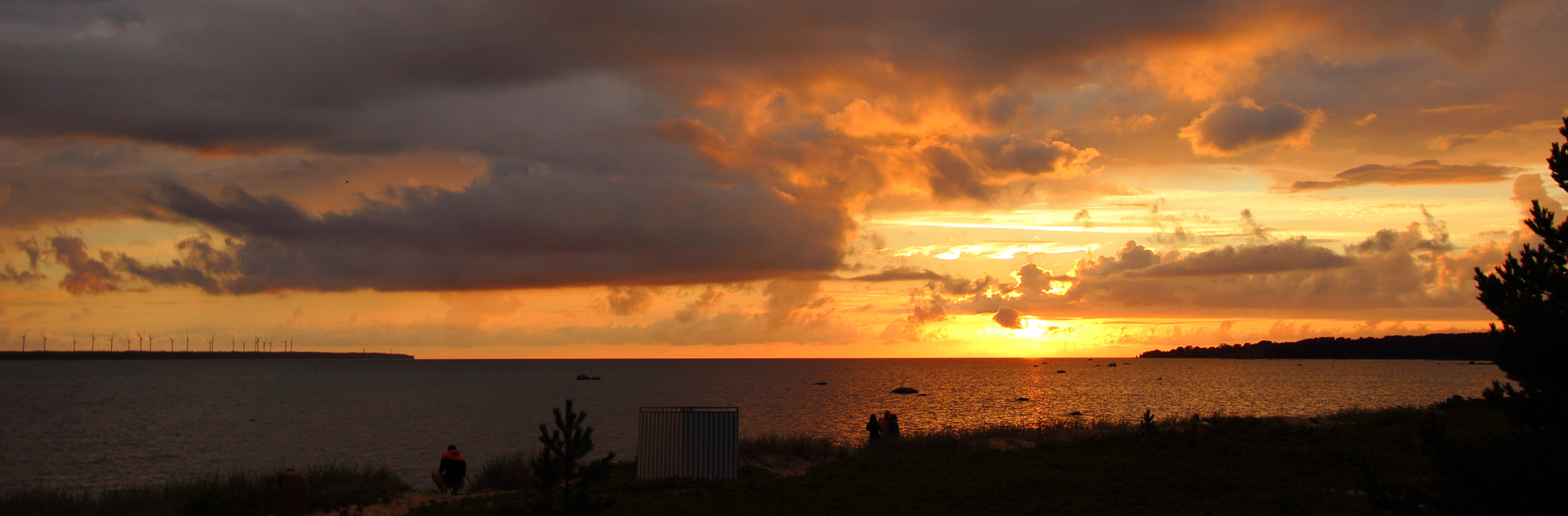 Canon EF-S 10-22mm F3.5-4.5 USM sample photo. Sunset over the baltic sea photography
