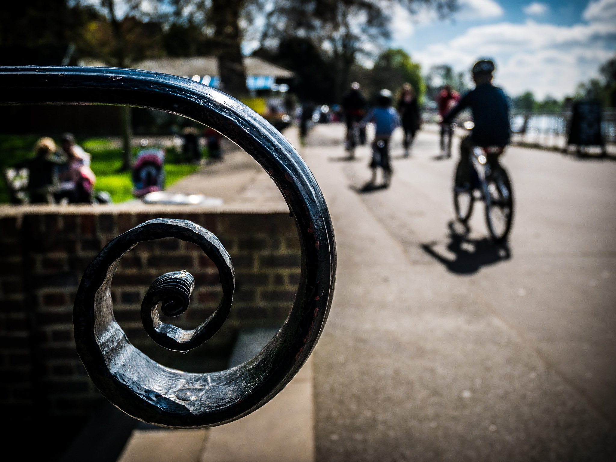 Panasonic Lumix G Vario HD 12-32mm F3.5-5.6 Mega OIS sample photo. Thames path photography