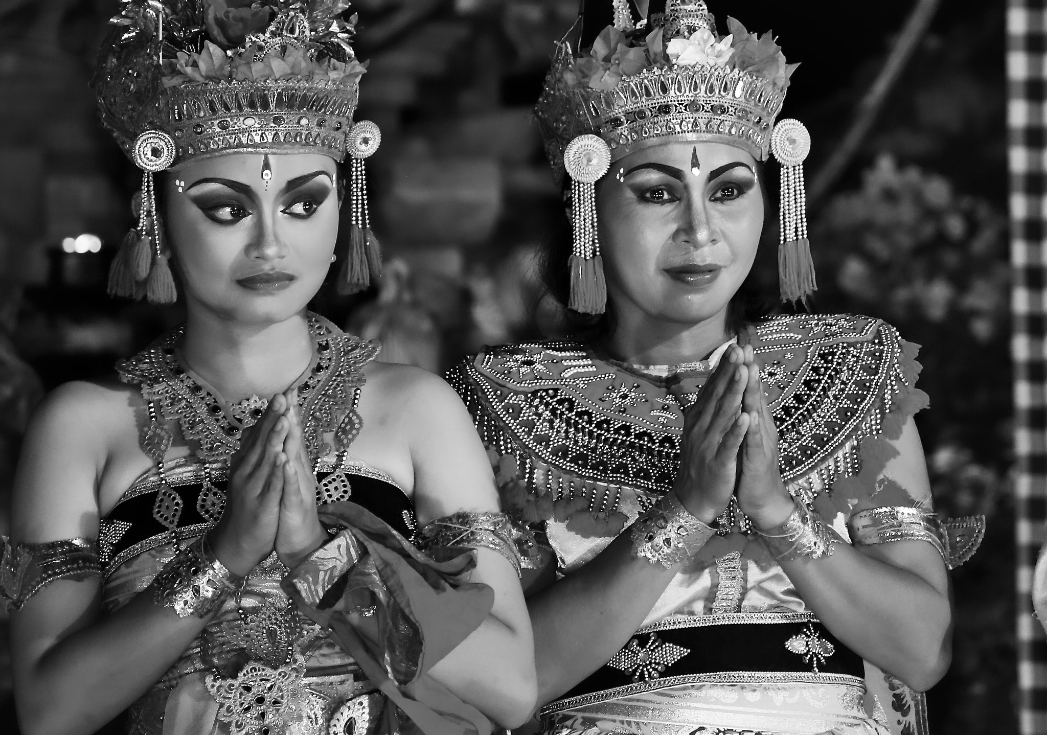 Canon EOS 1000D (EOS Digital Rebel XS / EOS Kiss F) + Canon EF-S 55-250mm F4-5.6 IS II sample photo. Balinese dancers photography