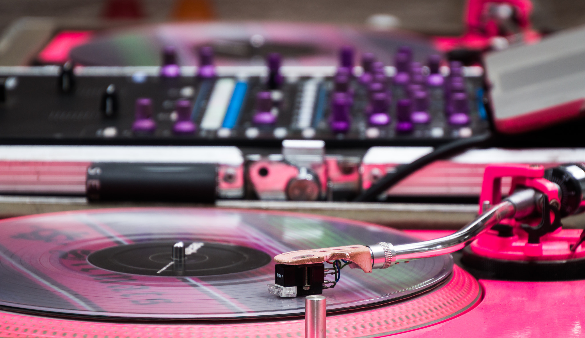 Canon EOS 70D sample photo. Pink dj turntable photography