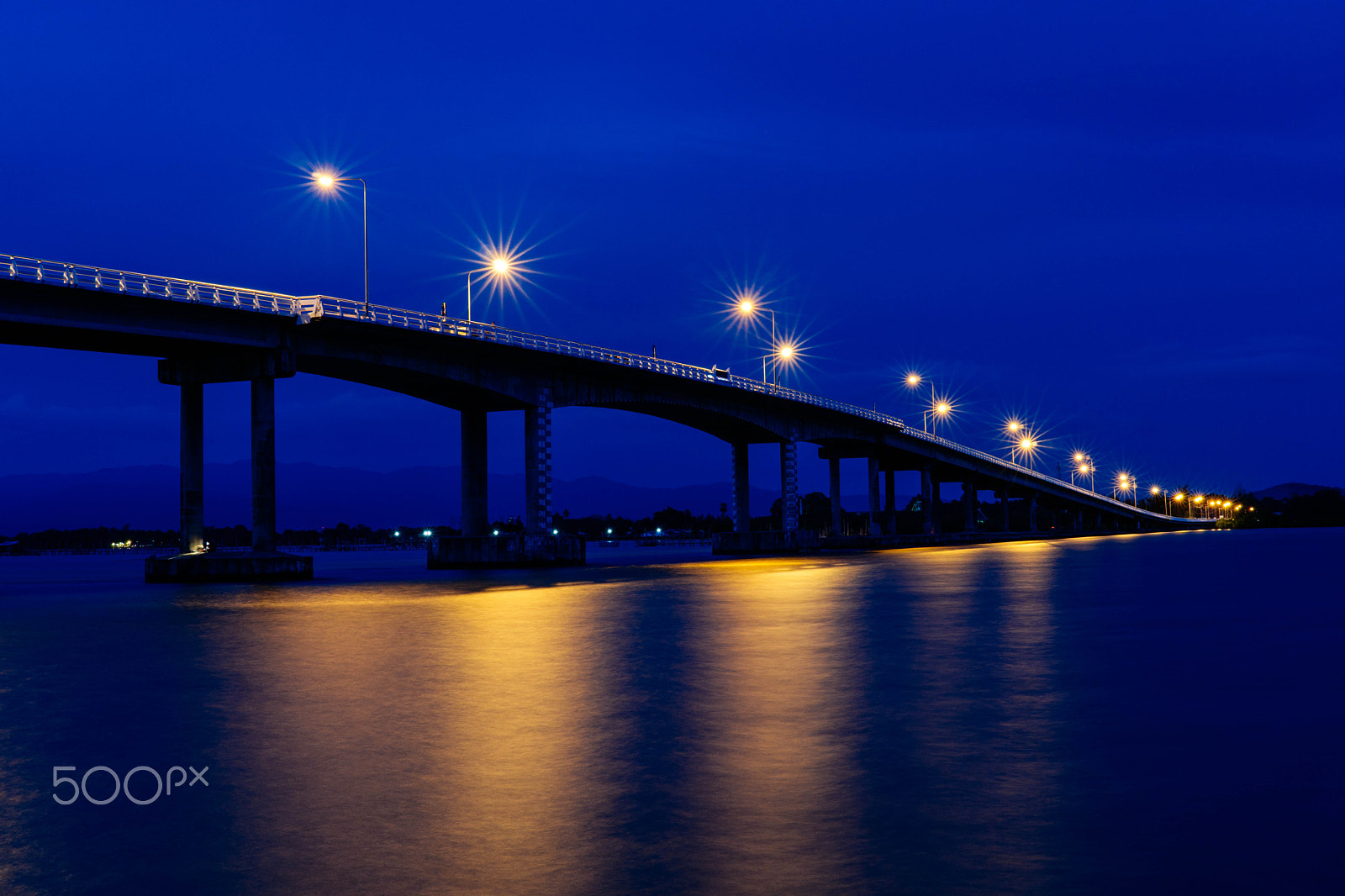 Sony FE 28mm F2 sample photo. The bridge photography