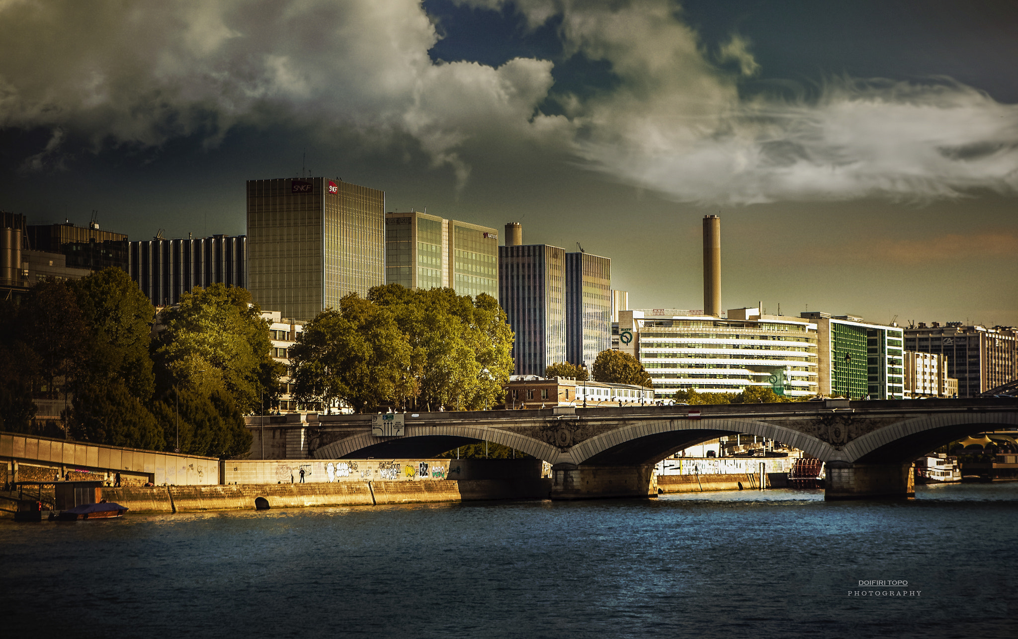 Sigma 24-70mm F2.8 EX DG Macro sample photo. Paris sur seine photography