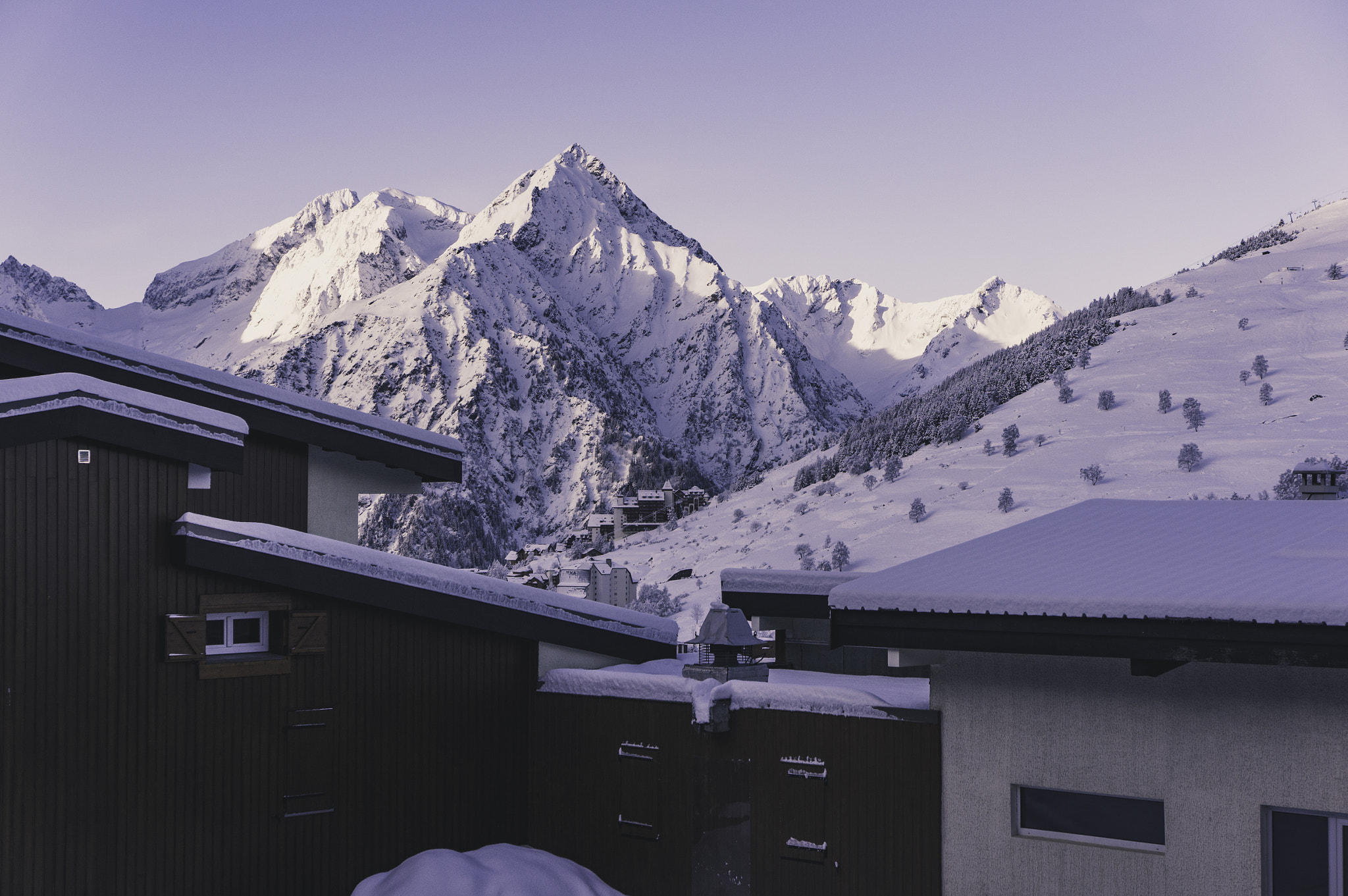 Sony Alpha NEX-5R + Sony E 18-55mm F3.5-5.6 OSS sample photo. Les deux alpes 2 photography
