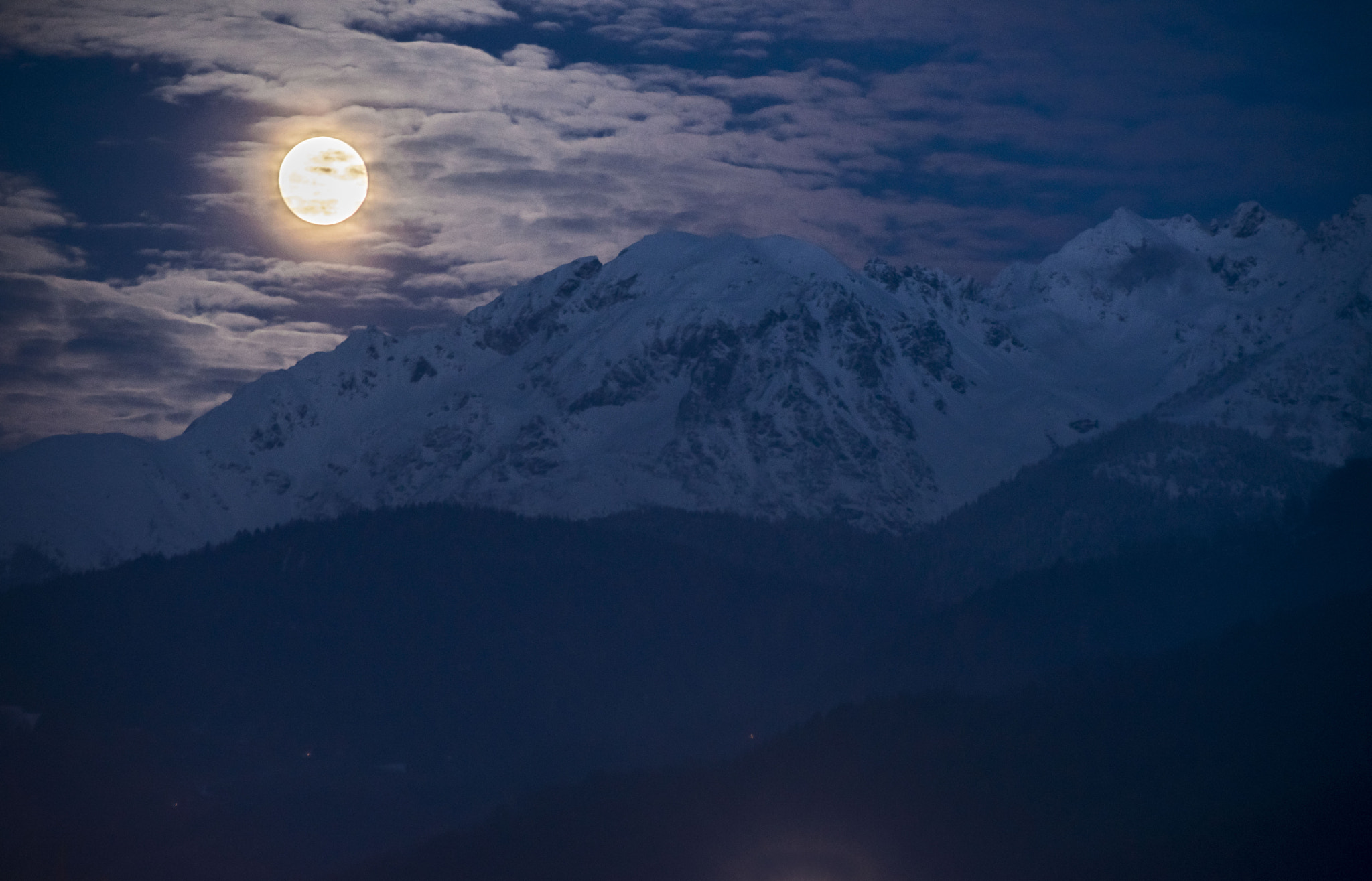 Nikon D5300 + Sigma 18-250mm F3.5-6.3 DC Macro OS HSM sample photo. Full moon in alpes photography