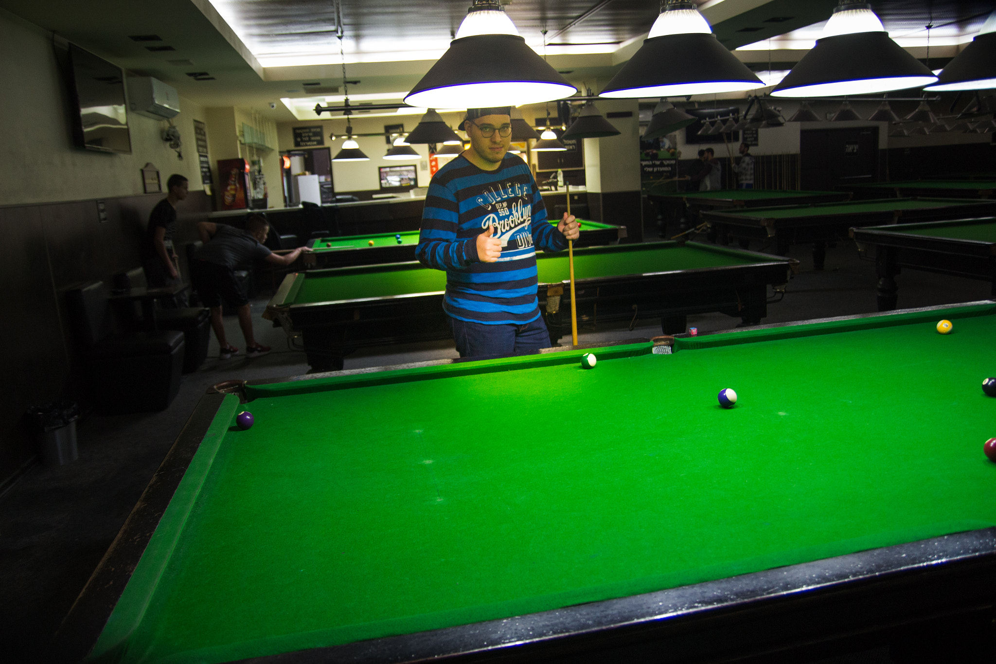 Tamron SP AF 17-50mm F2.8 XR Di II LD Aspherical (IF) sample photo. Playing snooker with a friend photography